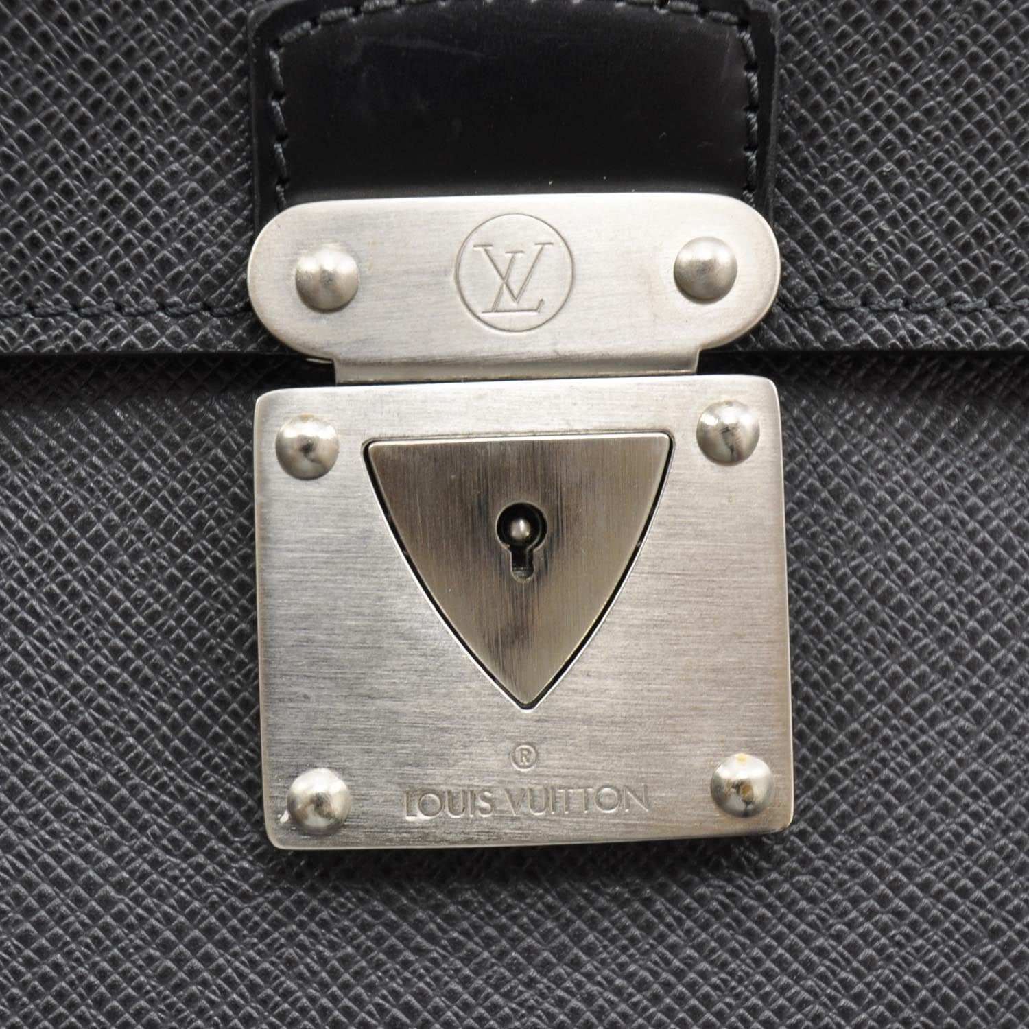 Louis Vuitton Taiga Robusto 2 Compartment Briefcase 11 of 11