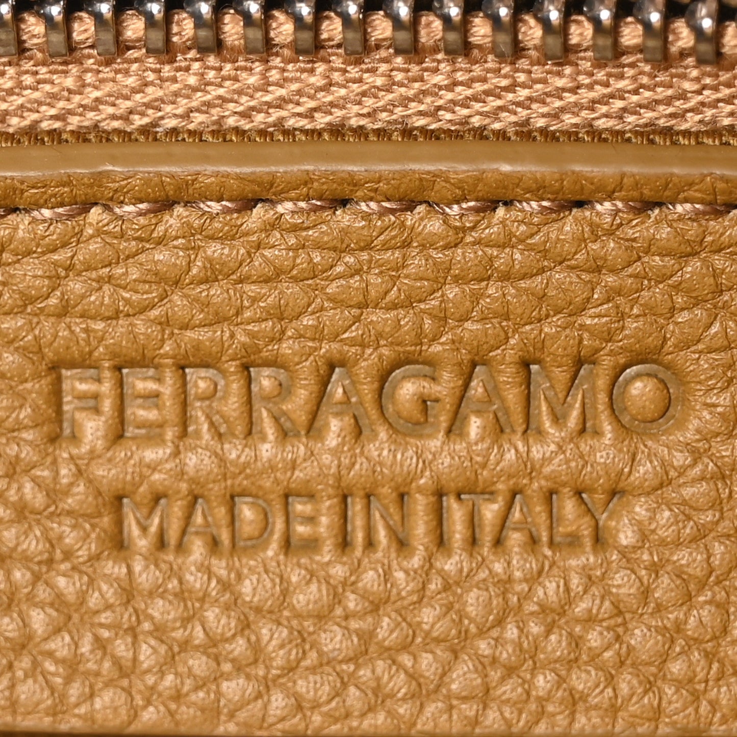 Calfskin Hug Messenger Bag Testa Di Moro