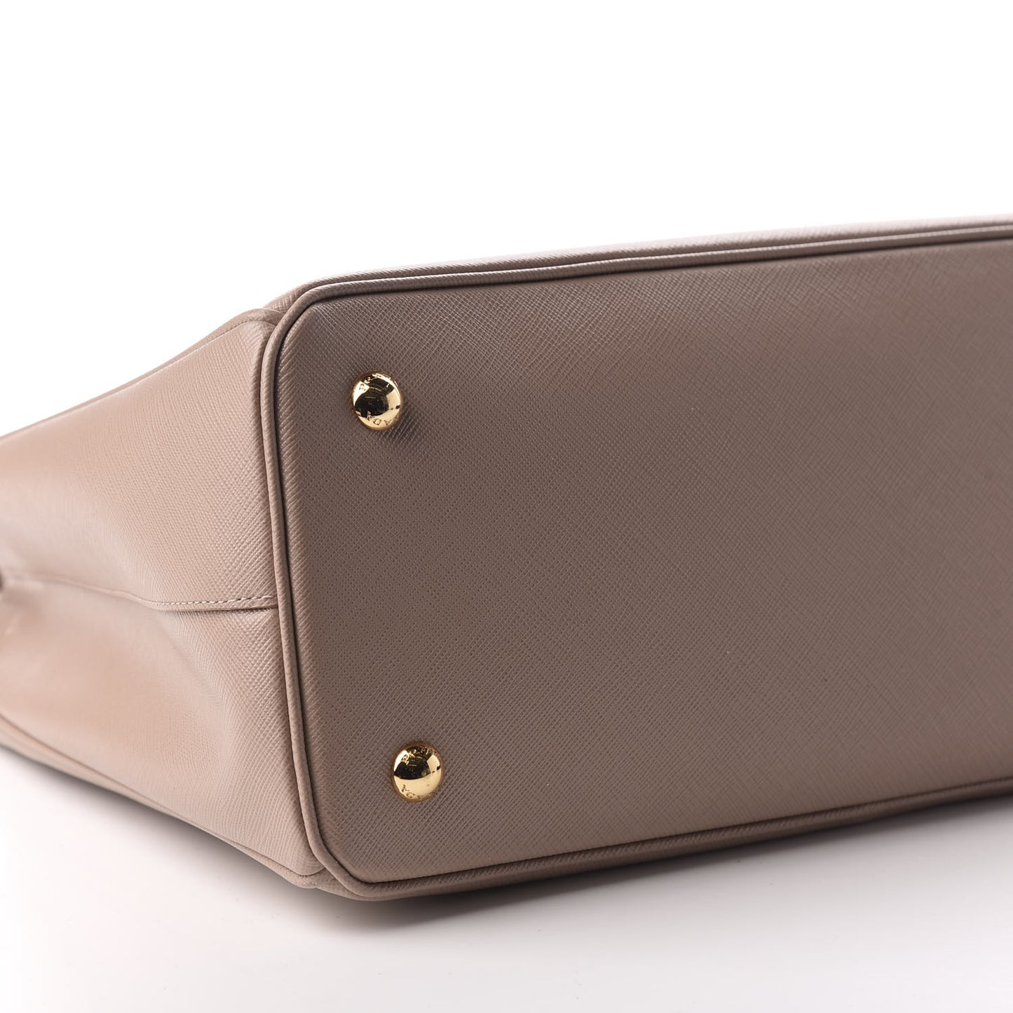 Saffiano Lux Medium Tote Cammeo