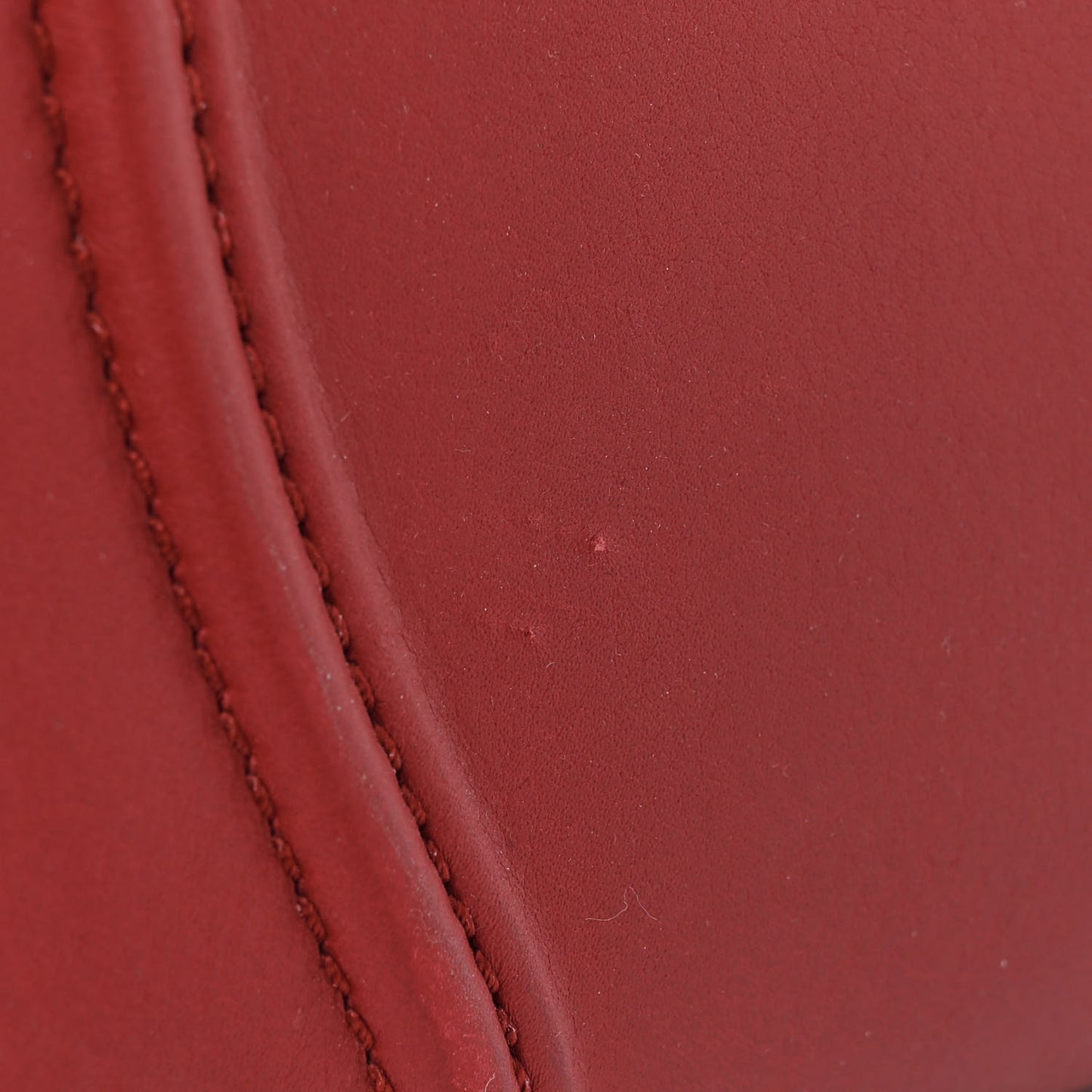 Supple Calfskin Medium Phantom Luggage Red