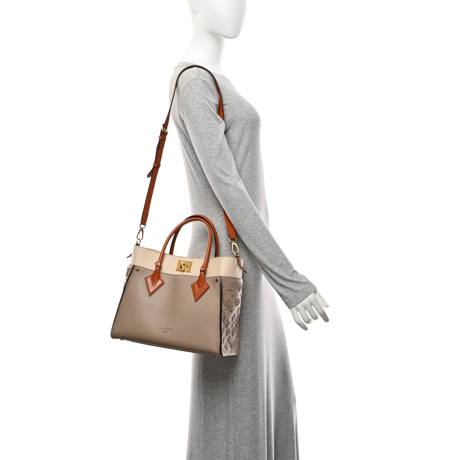 Louis Vuitton Calfskin Monogram Tufting On My Side Galet 2 of 9