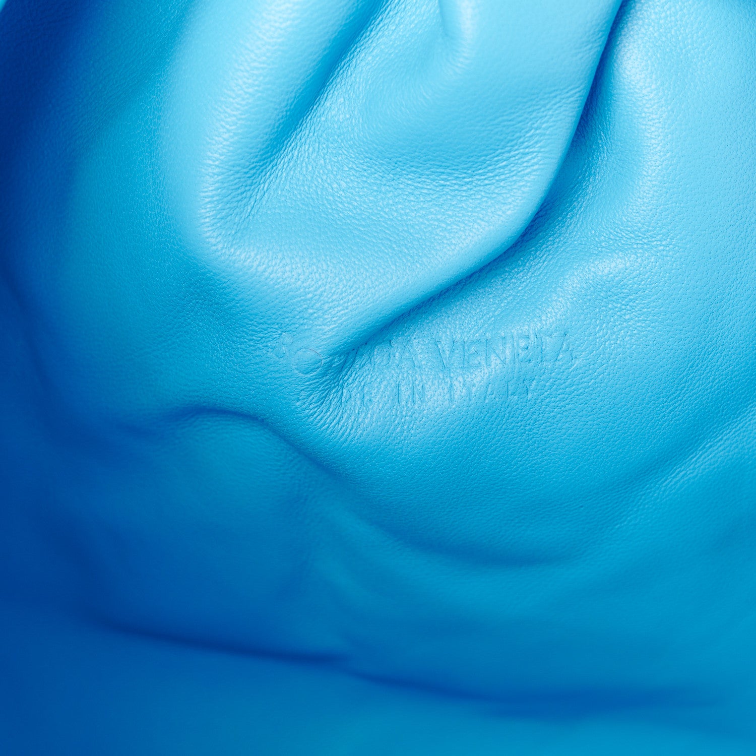 Bottega Veneta Nappa Maxi Intrecciato The Pouch Oversized Clutch Swimming Pool 6 of 11