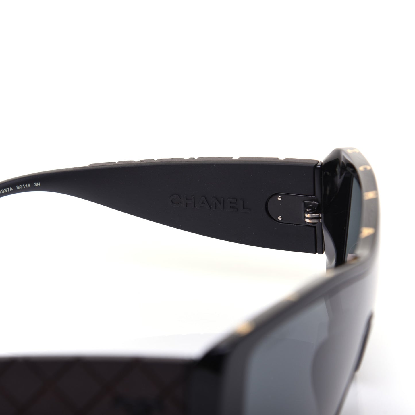 Wood Rubber Shield Sunglasses 71337A Black