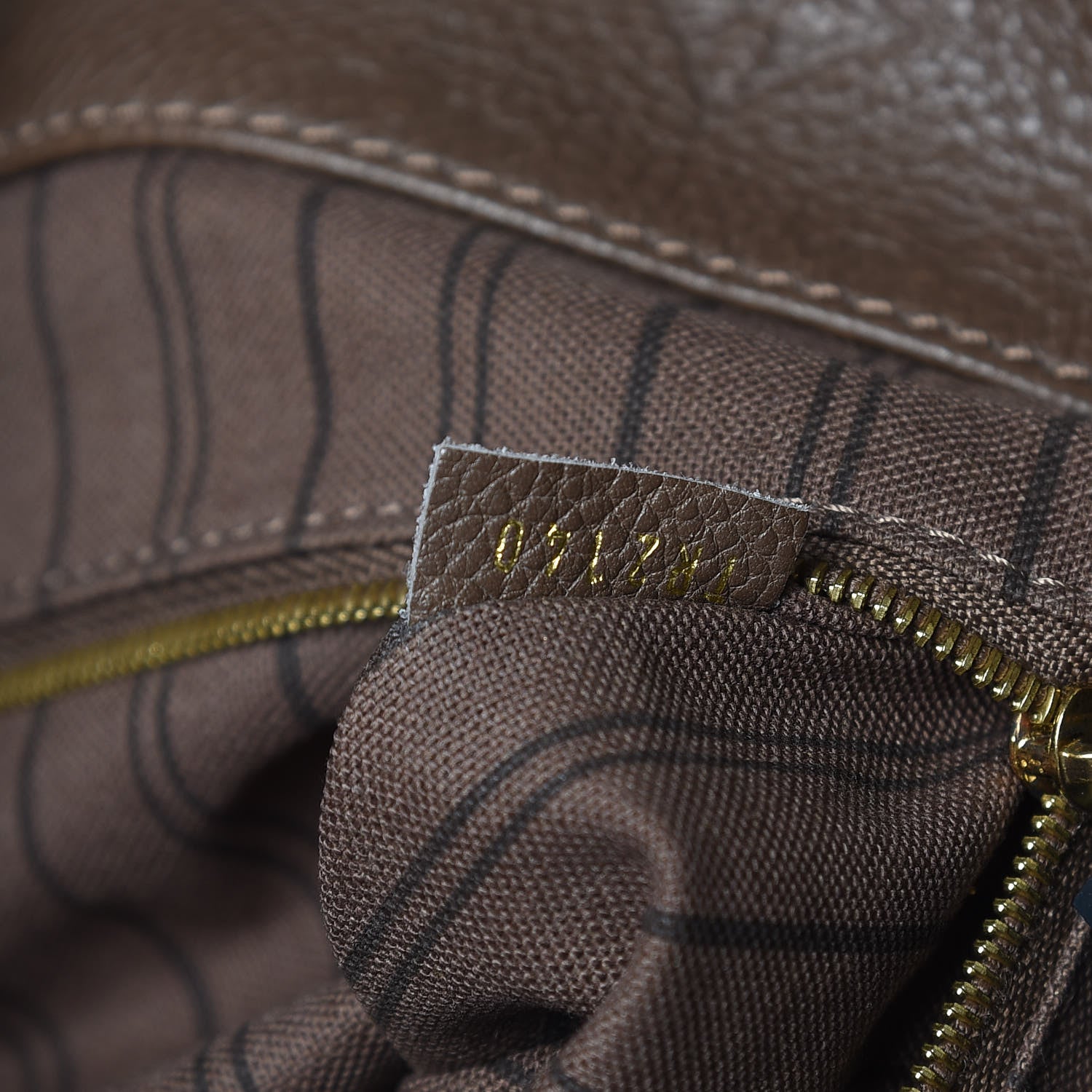 Louis Vuitton Empreinte Artsy MM Ombre 7 of 14