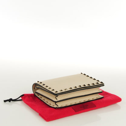 Valentino Garavani Pebbled Calfskin Rockstud Wallet on Chain Light Ivory 4 of 8