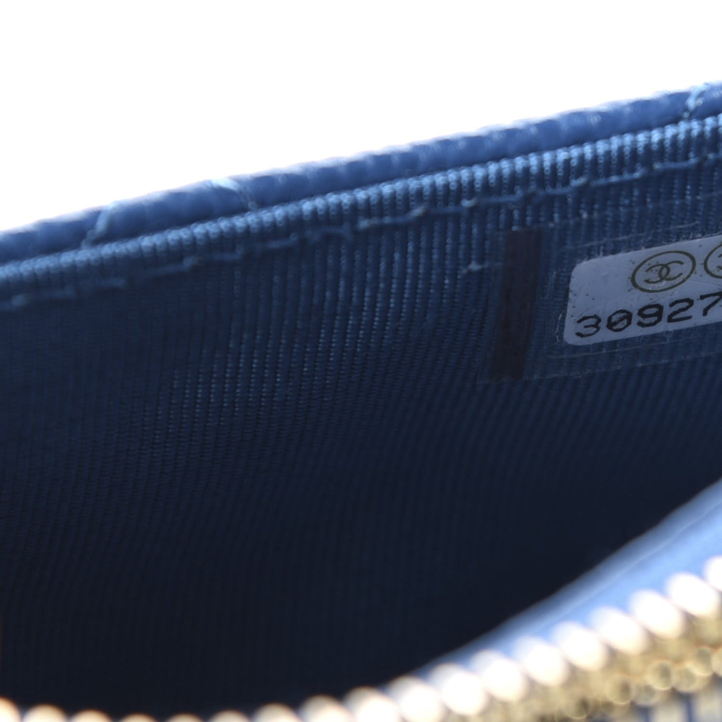 Caviar Quilted CC Zip Card Holder Blue