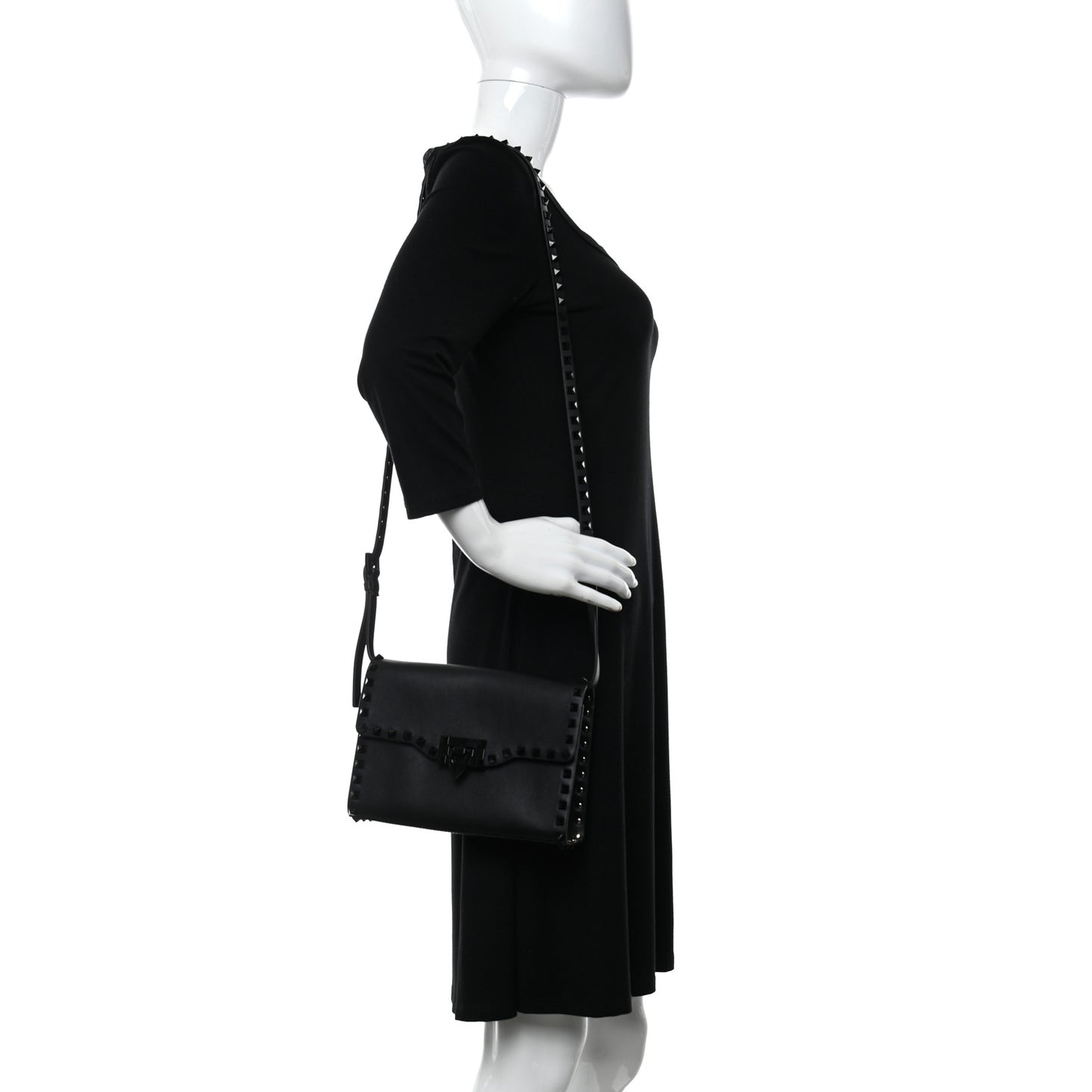 Pebbled Calfskin Onyx Medium Rockstud Rolling Flap Saddle Bag Black