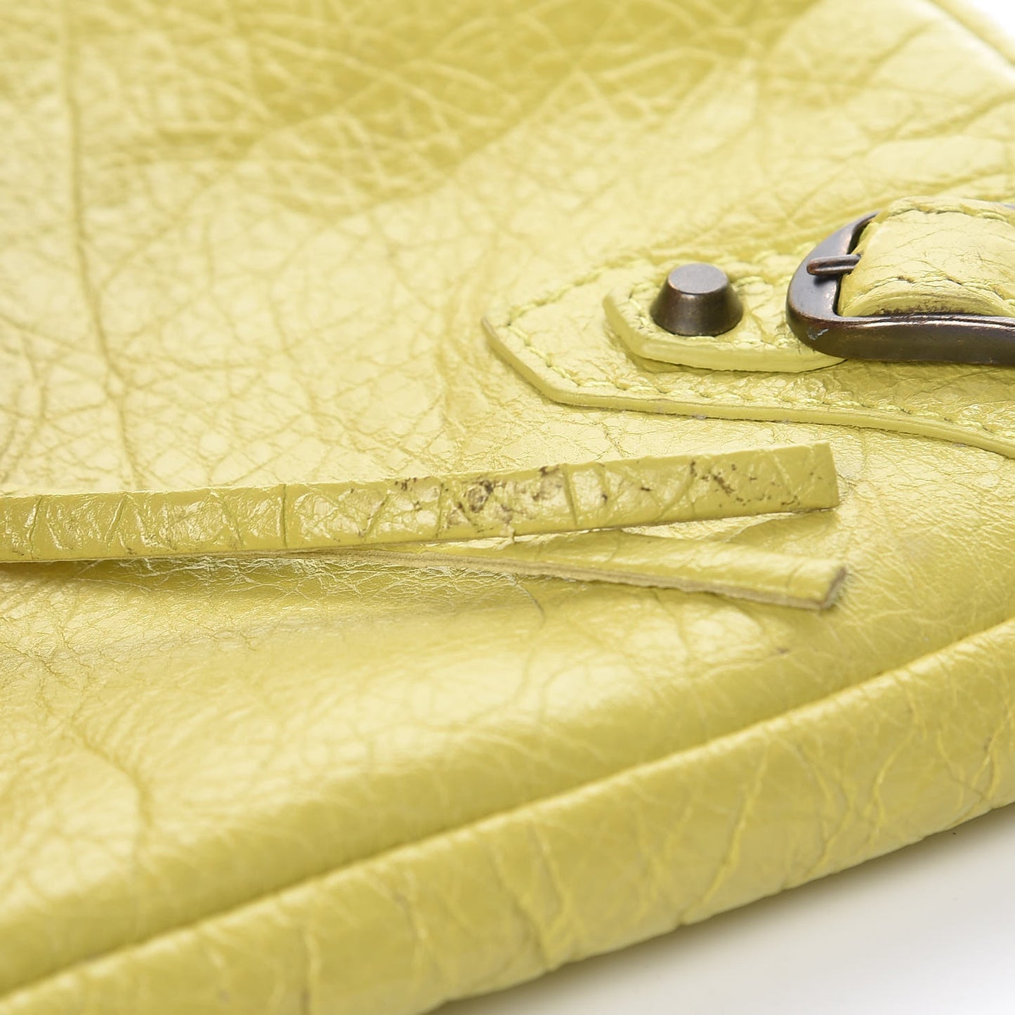Agneau Classic Hardware Flat Crossbody Jaune Poussin