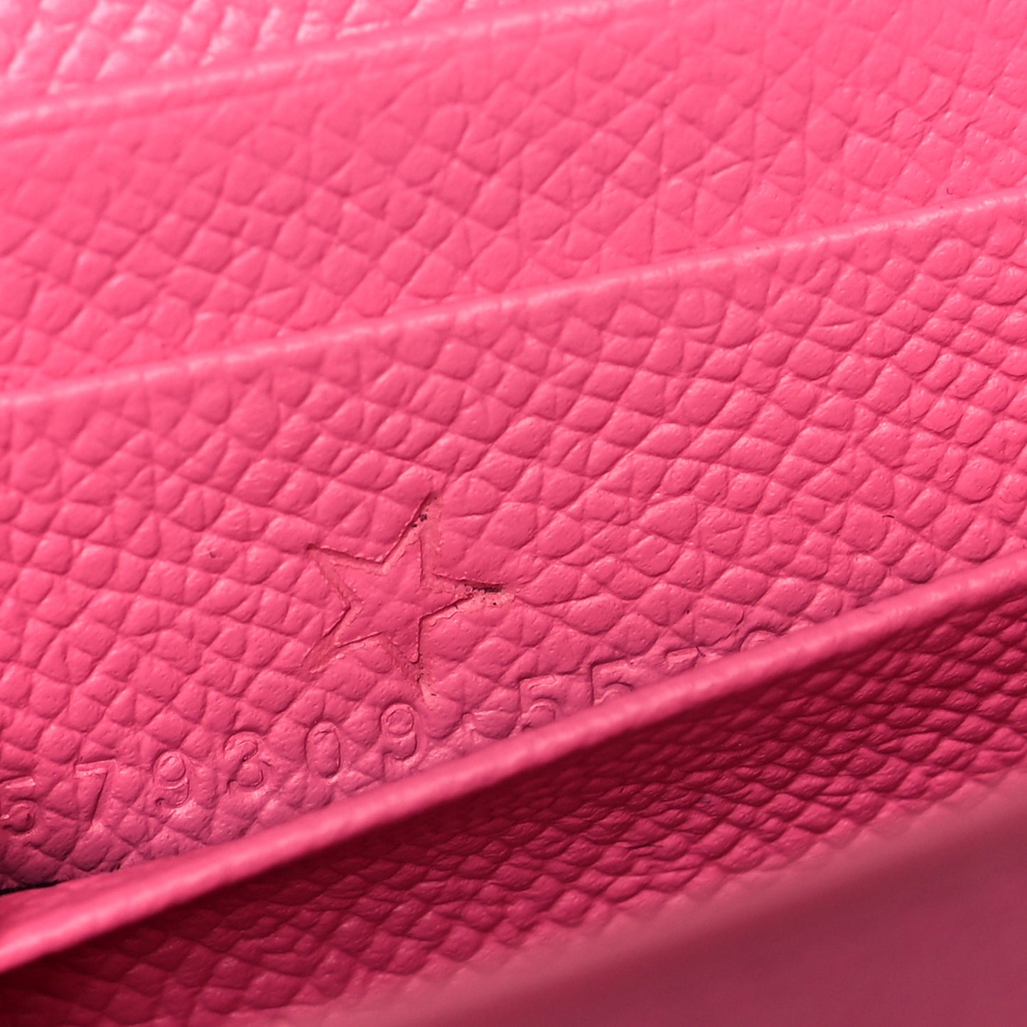 Signature Grained Calfskin Logo Ville Wallet on Chain Bubble Gum Black