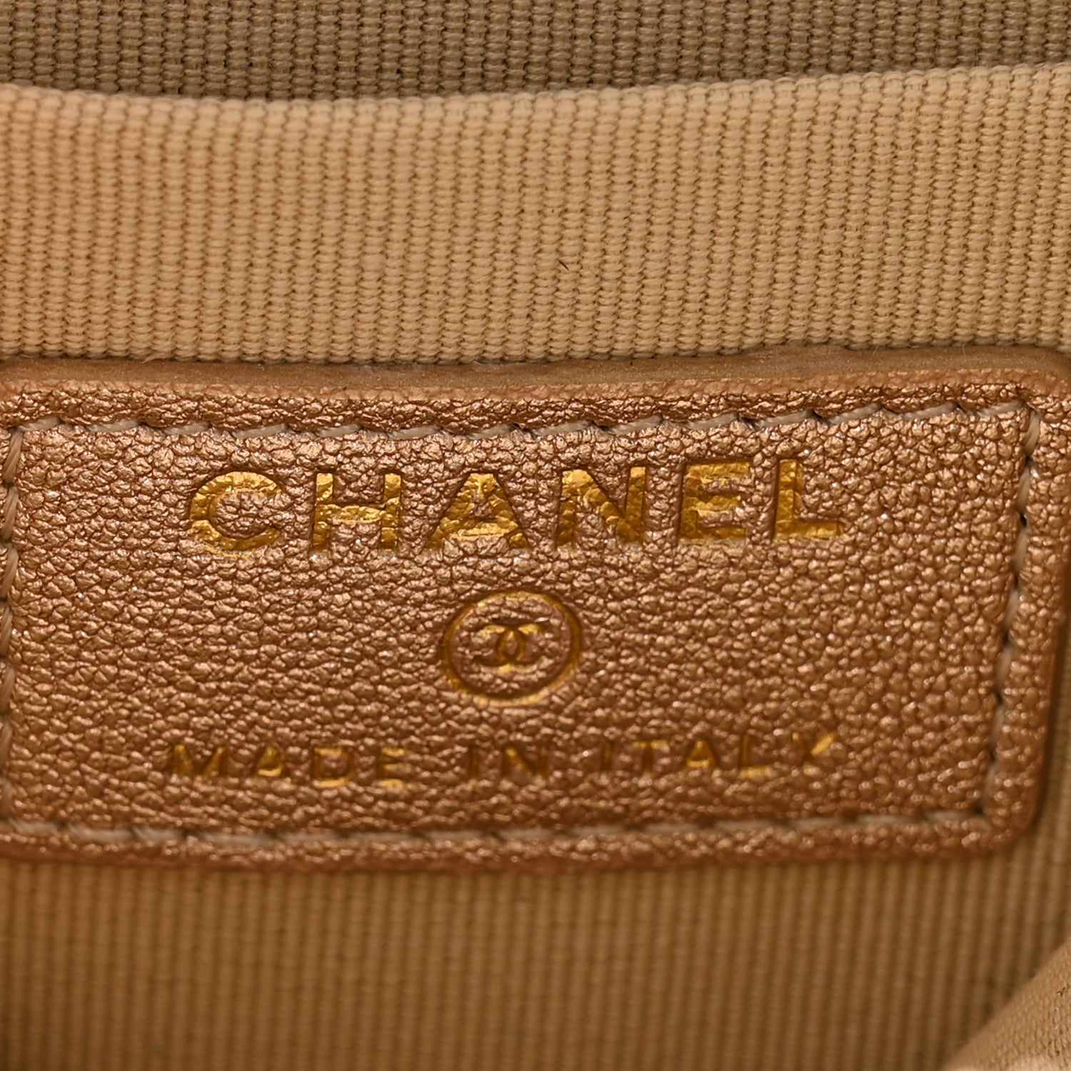 Chanel Metallic Lambskin Quilted Round Clip On Coin Purse Airpods Case Gold 7 of 10