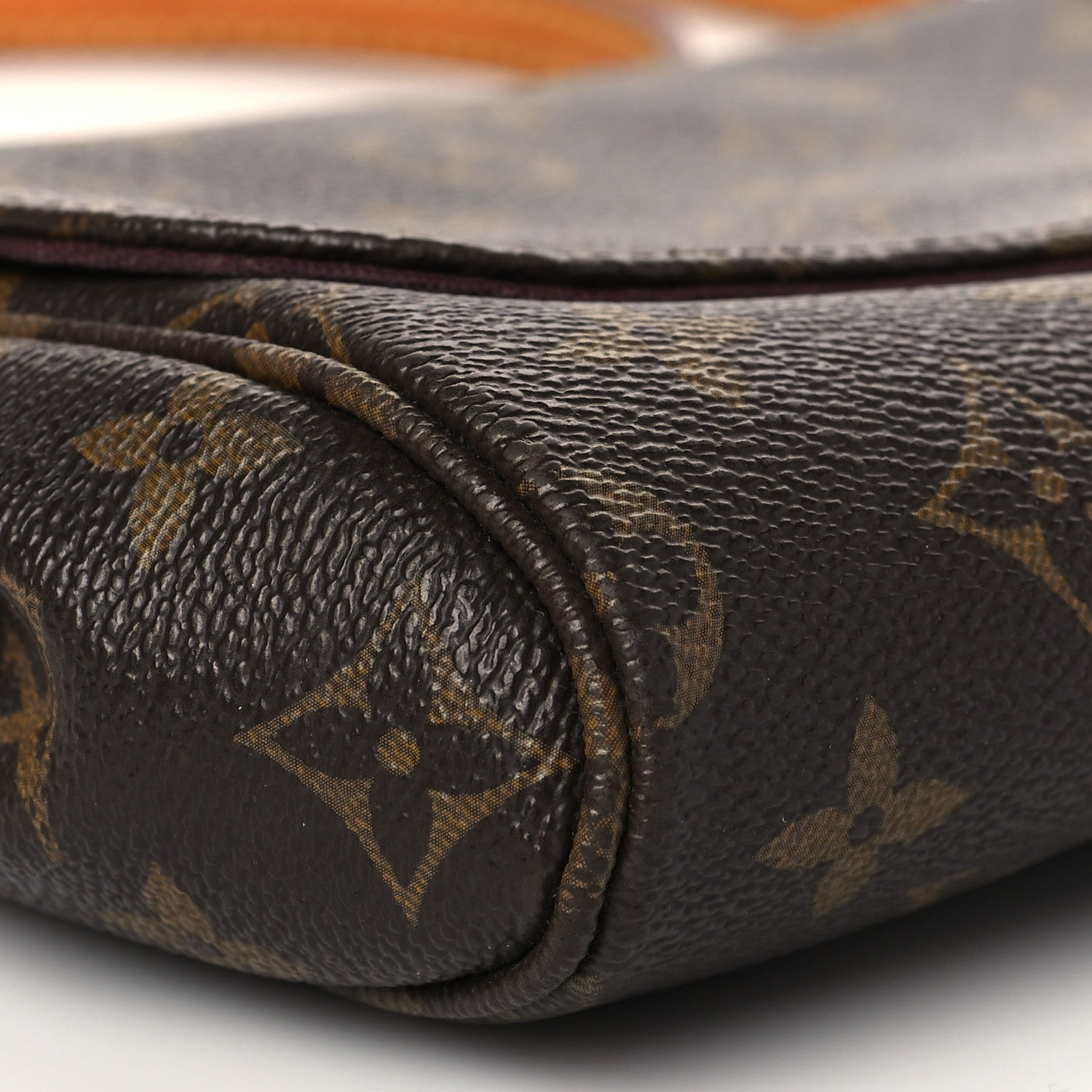 Louis Vuitton Monogram Favorite MM 9 of 10