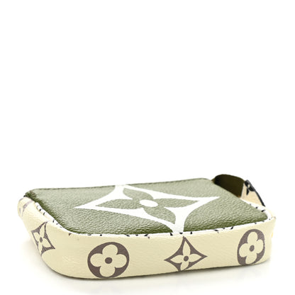 Louis Vuitton Monogram Giant Micro Pochette Accessories Kaki White 4 of 7
