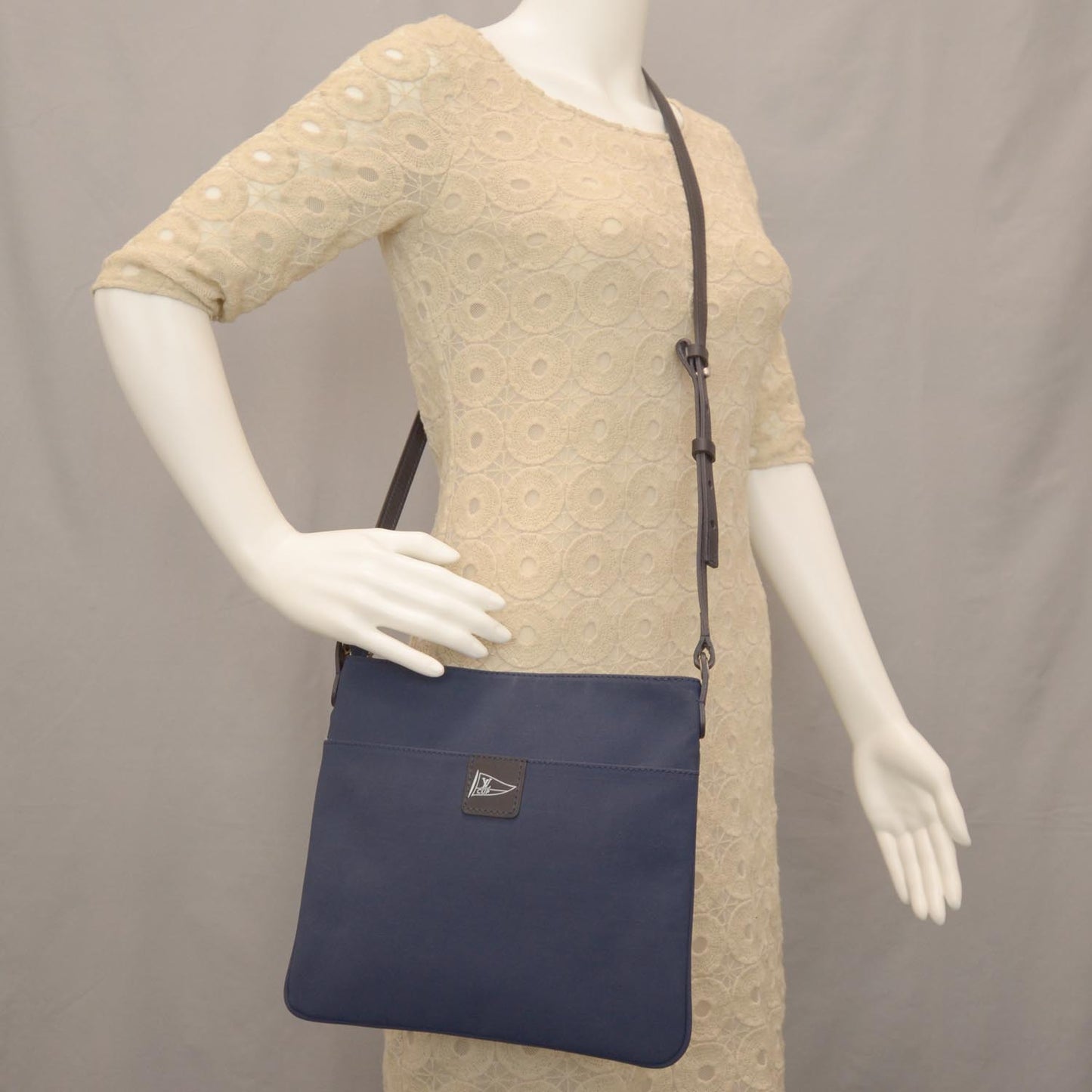 Cup Genois Messenger Bag