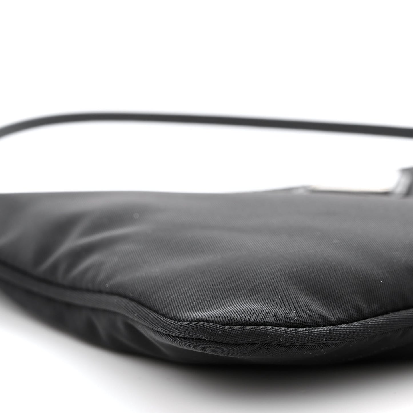 Re-Nylon Vela Pouch Black
