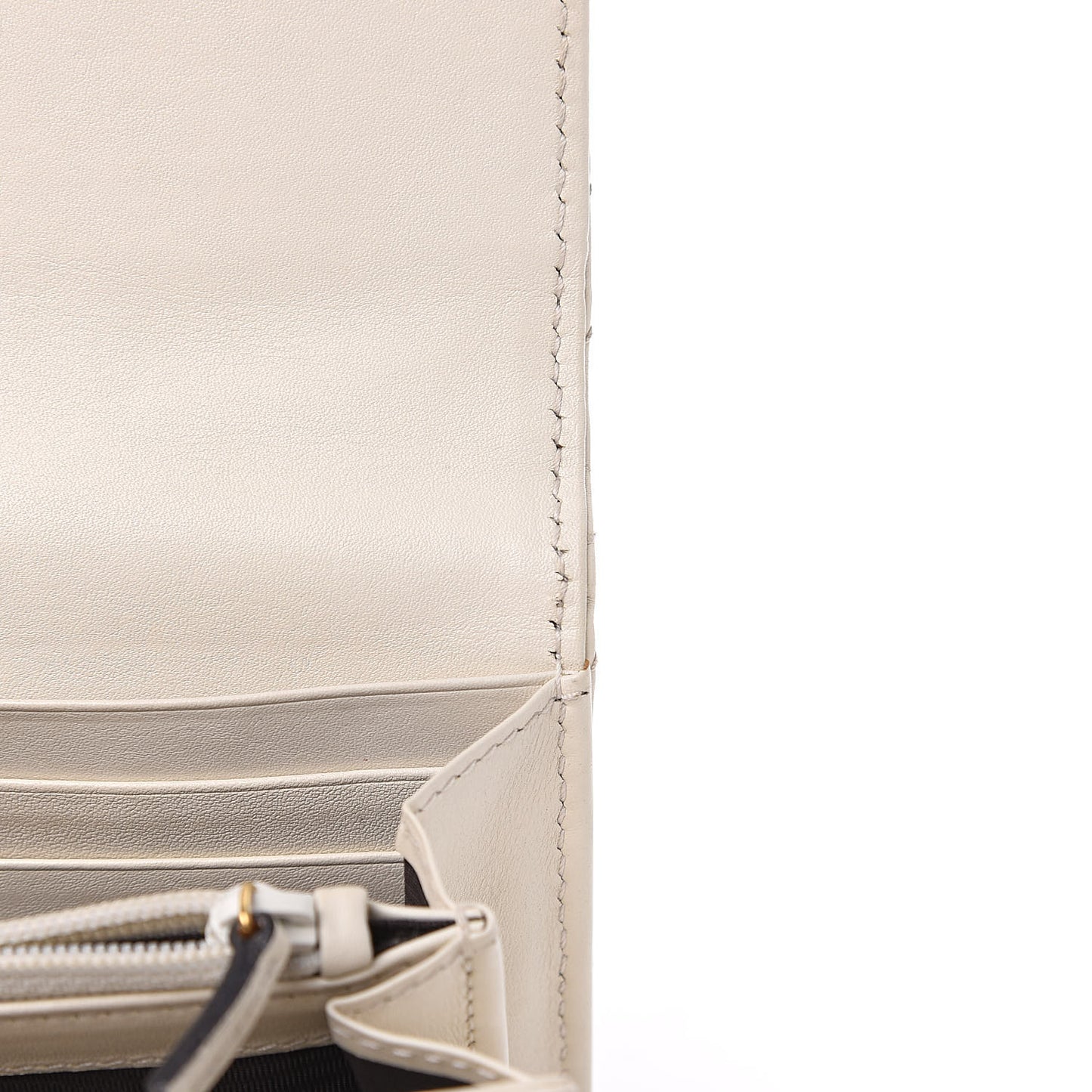 Calfskin Matelasse GG Marmont Continental Wallet Mystic White