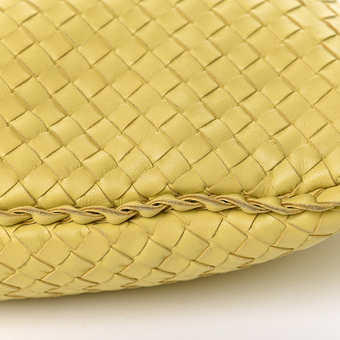 Nappa Intrecciato Medium Veneta Hobo Moutarde