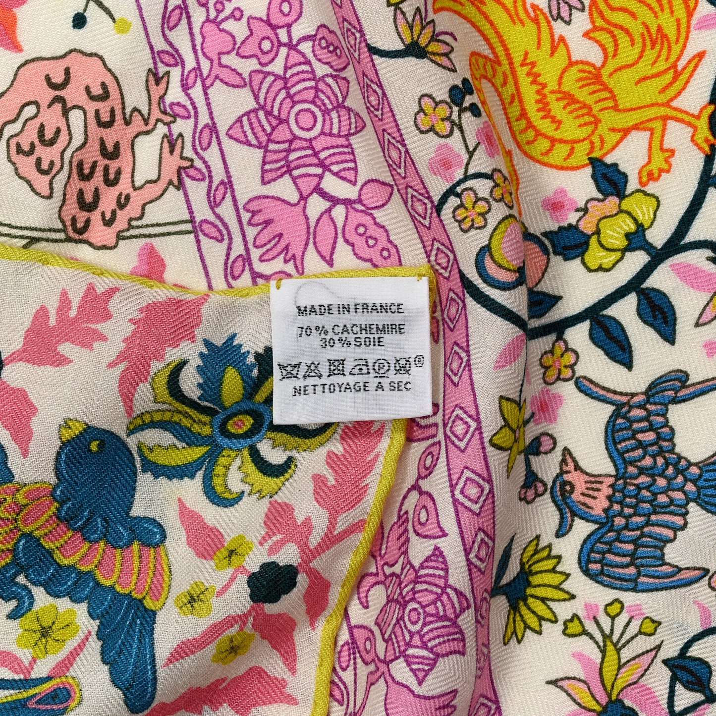 Cashmere Silk Jardins De Soie Shawl 140 Rose Bonbon Jaune