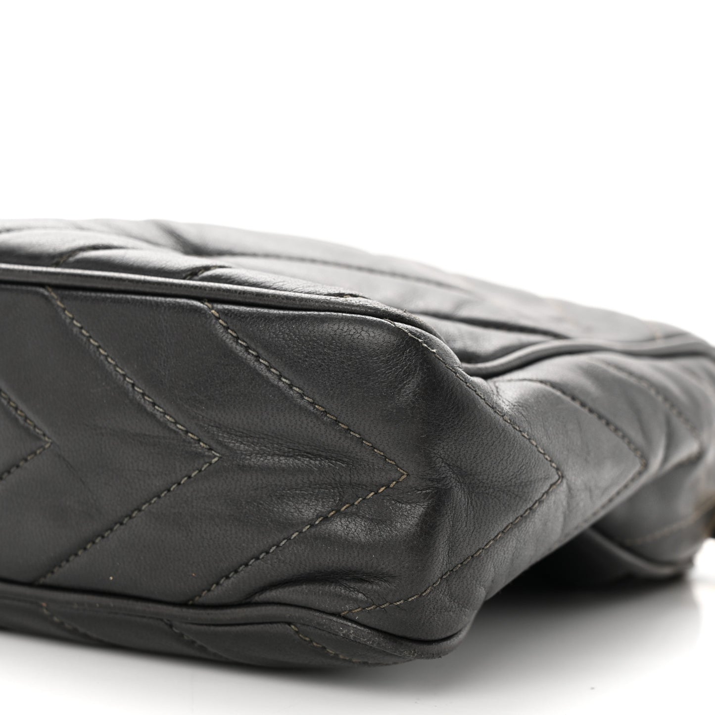Lambskin Chevron Quilted Tassel Camera Case Black