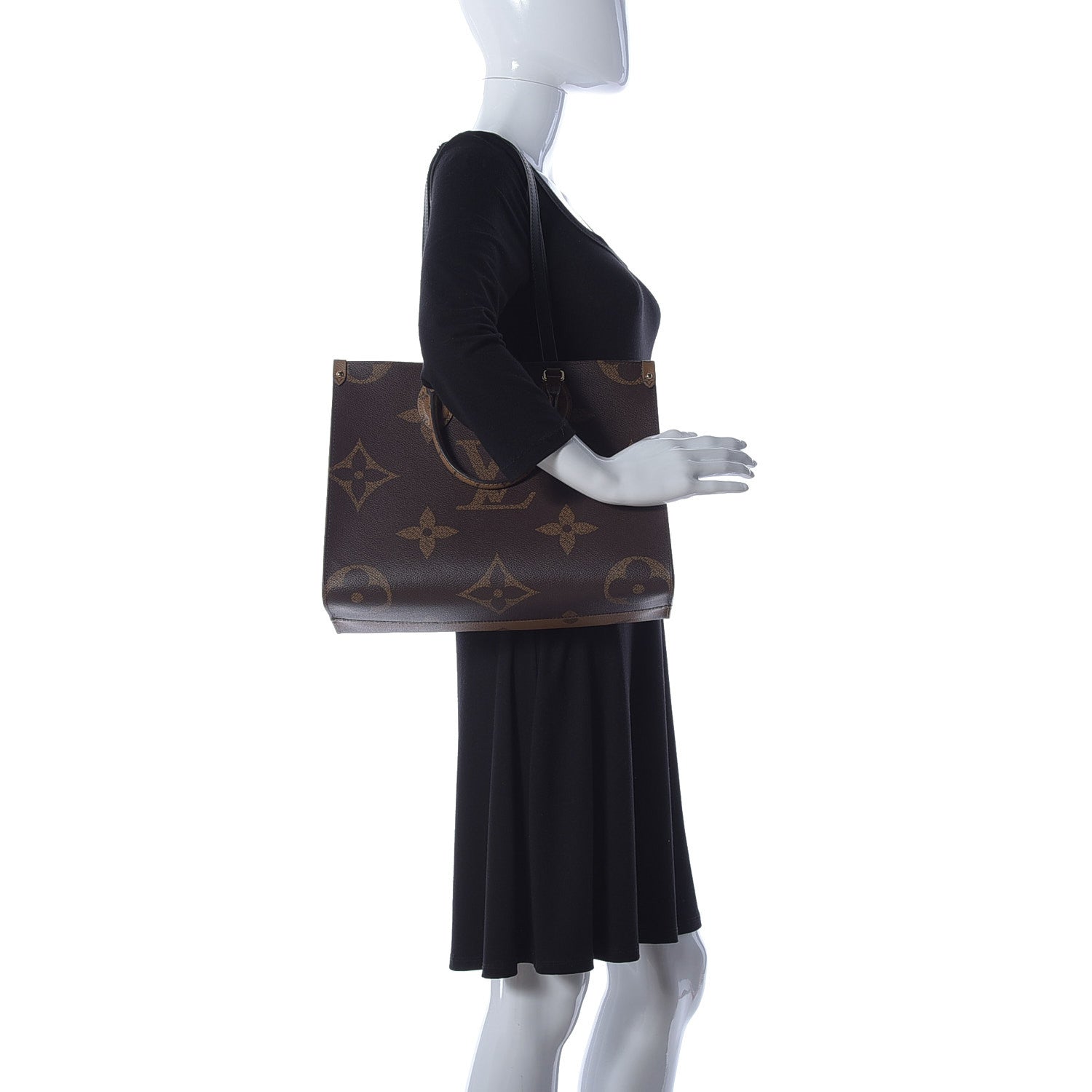 Louis Vuitton Reverse Monogram Giant Onthego MM 3 of 10