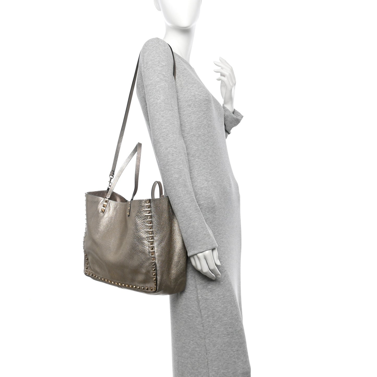 Metallic Grained Calfskin Medium Rockstud Reversible Tote Skin Sasso