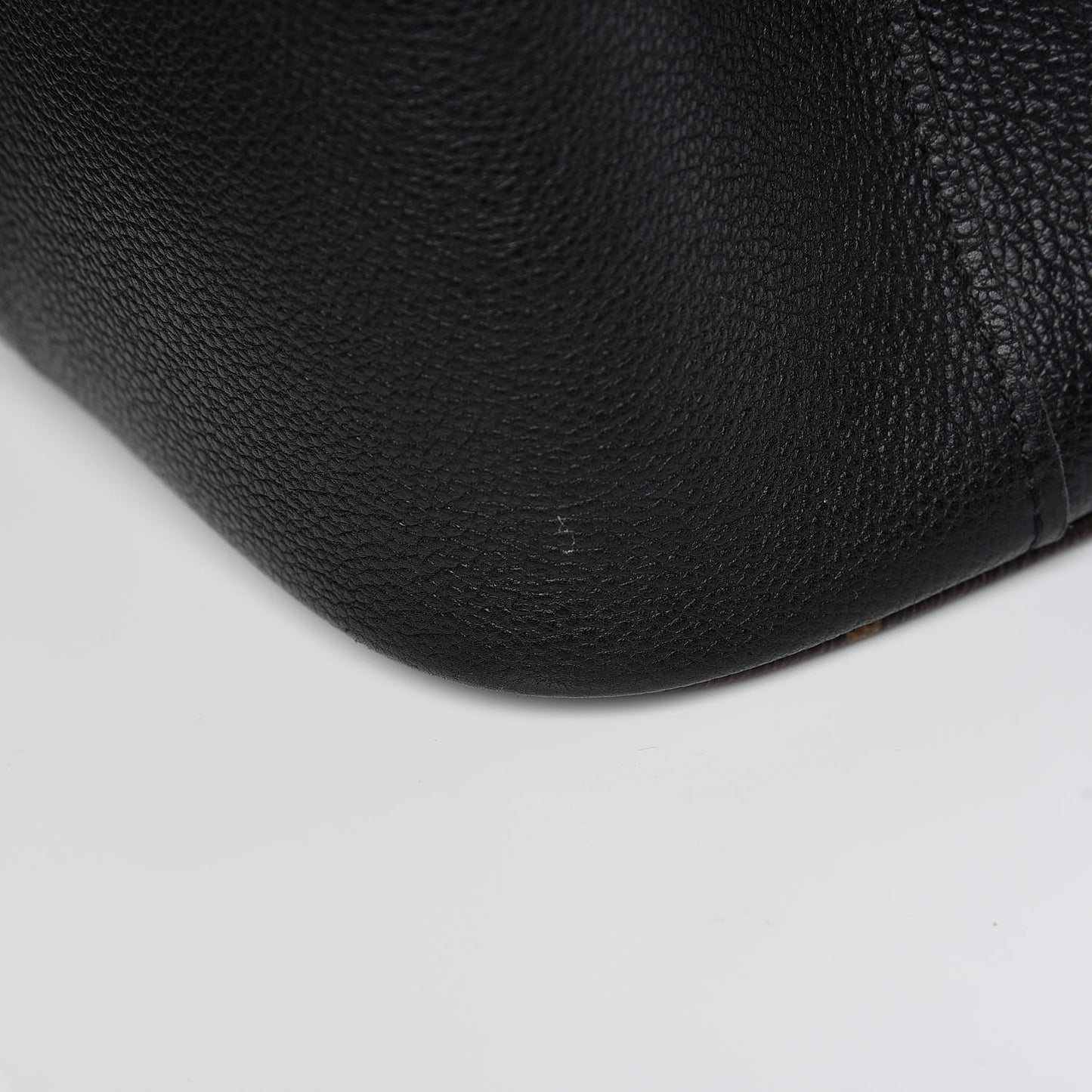 Monogram Flandrin Black