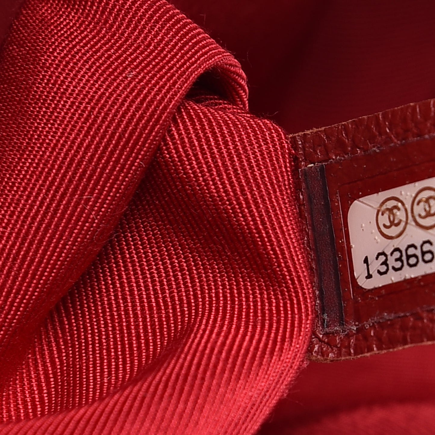 Caviar Timeless CC Accordion Flap Red
