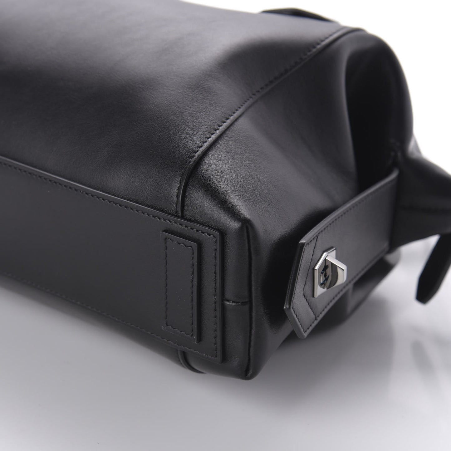 Smooth Calfskin Small Soft Antigona Black