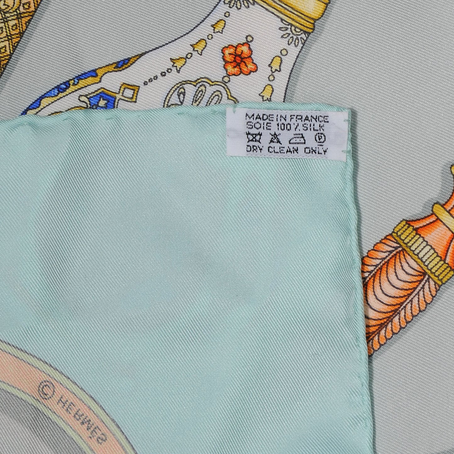 Silk Qu Importe Le Flacon Scarf 90