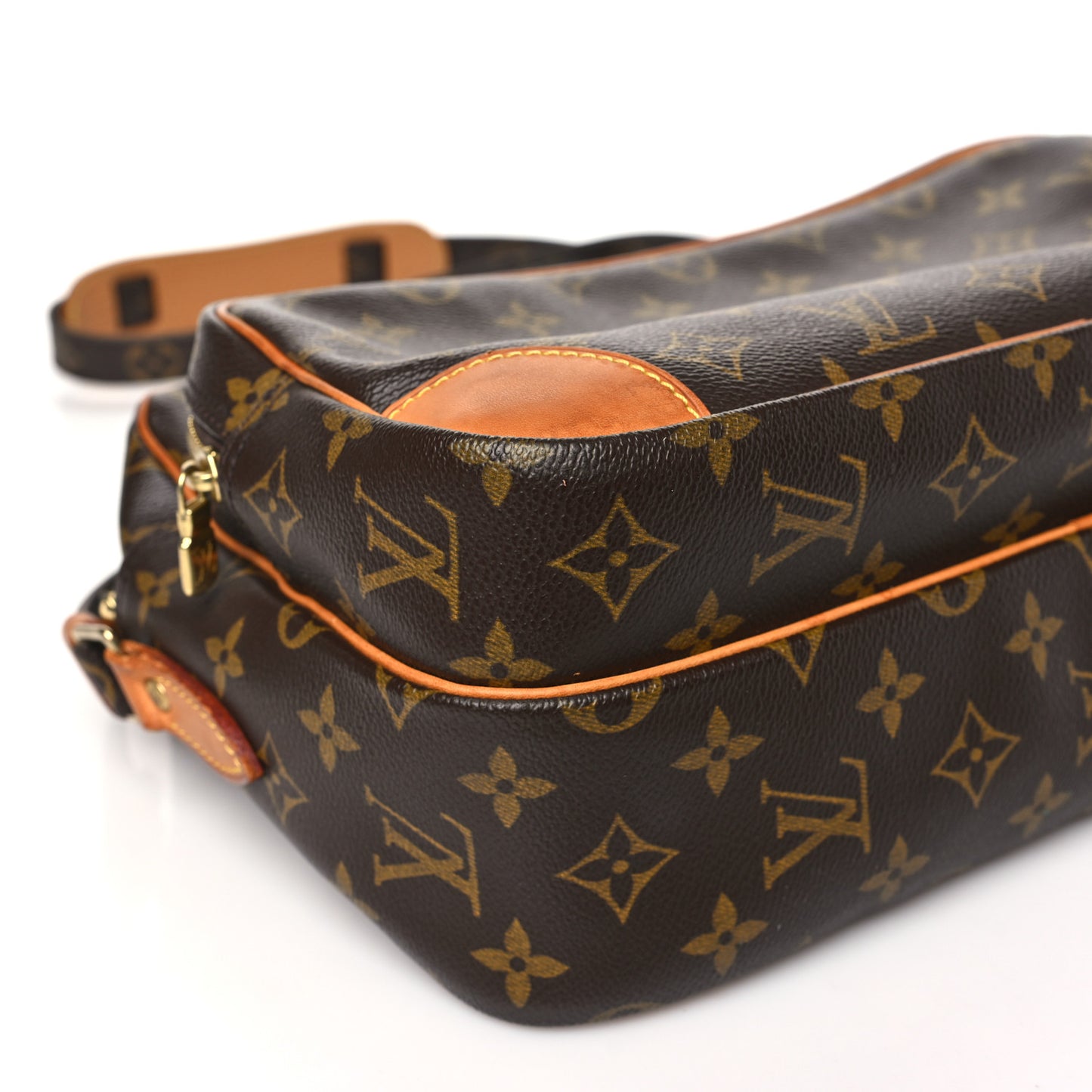 Monogram Nil 28