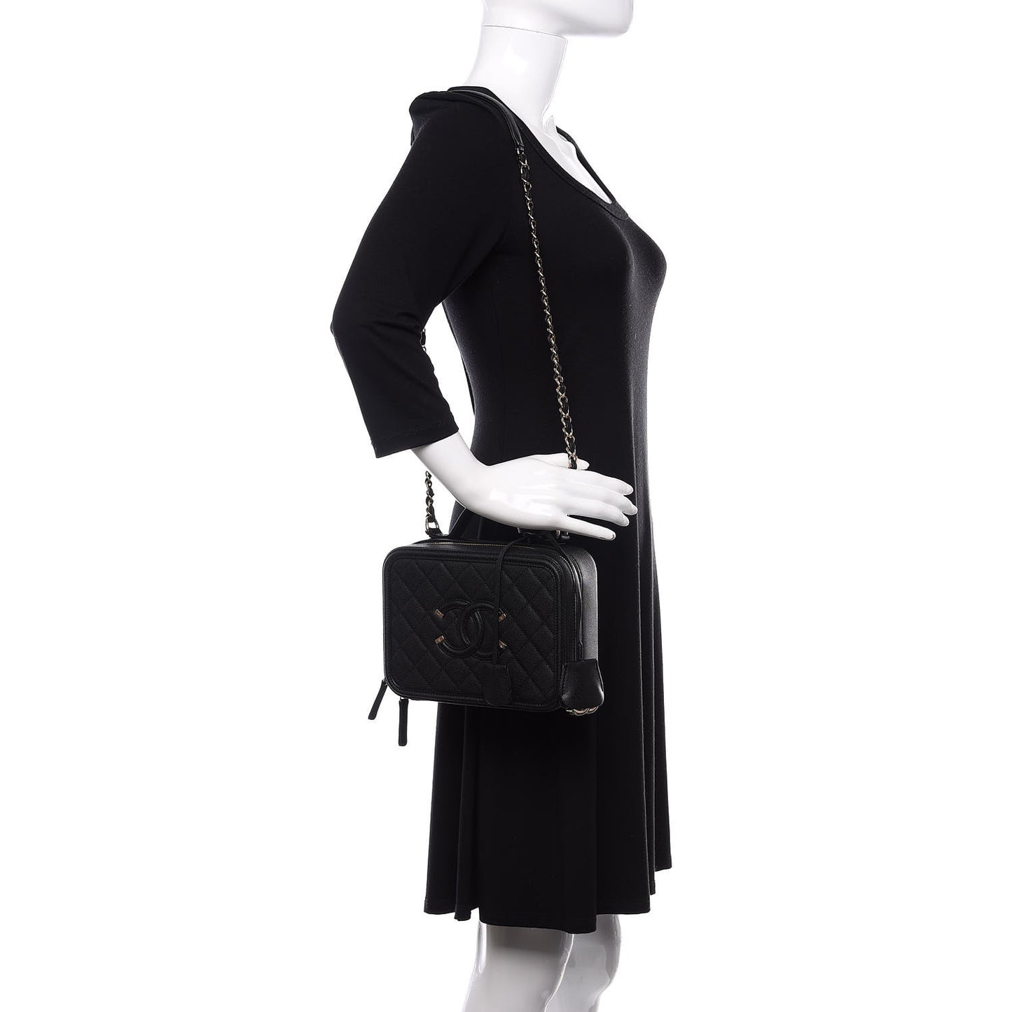 Caviar Quilted Medium CC Filigree Vanity Case Black