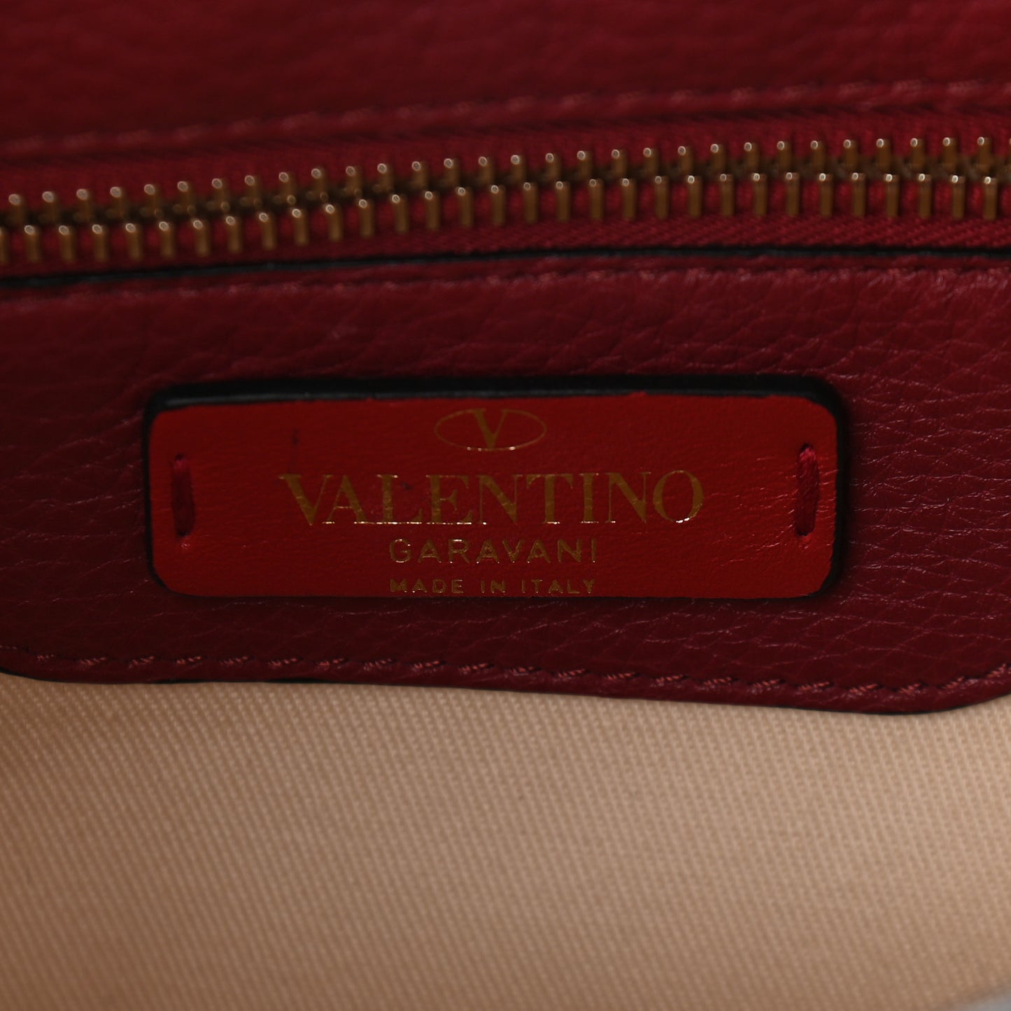 Pebbled Calfskin Medium Rockstud Flap Saddle Bag Rubino