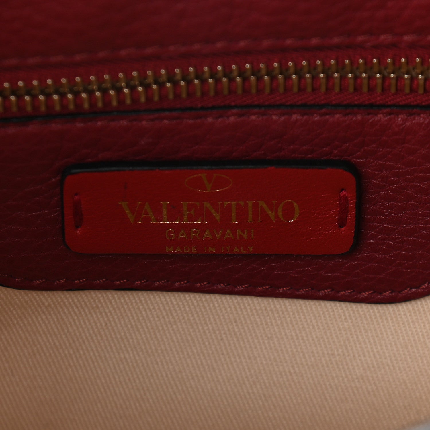 Valentino Garavani Pebbled Calfskin Medium Rockstud Flap Saddle Bag Rubino 6 of 8
