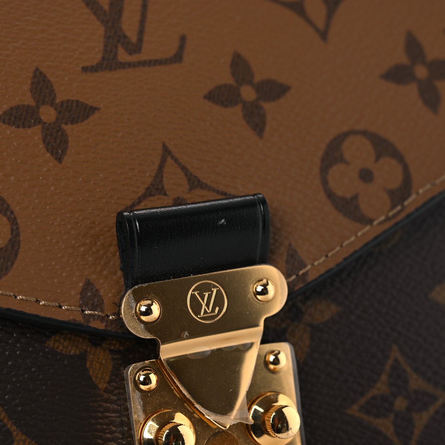 Reverse Monogram Pochette Metis