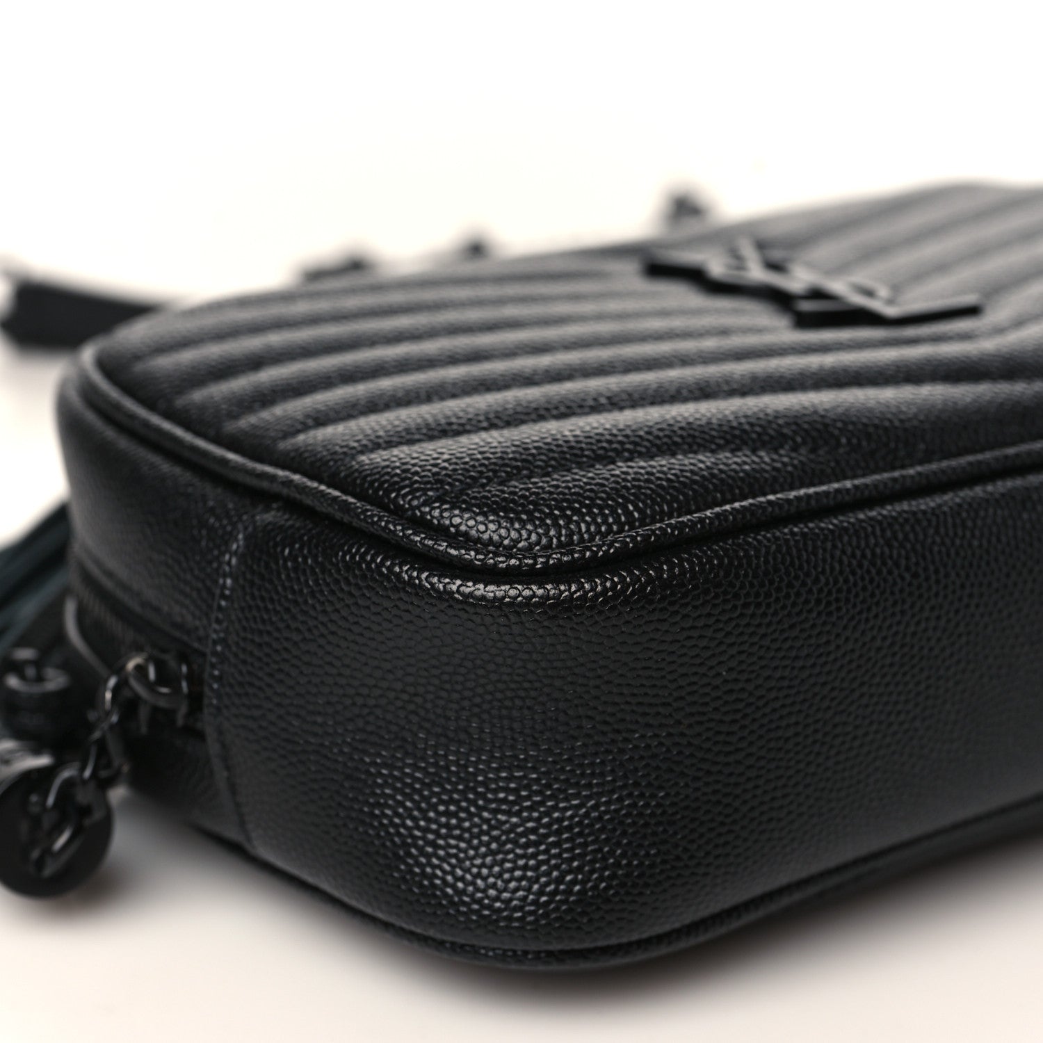 Saint Laurent Grain De Poudre Matelasse Monochrome Monogram Mini Lou Camera Bag Black 8 of 9