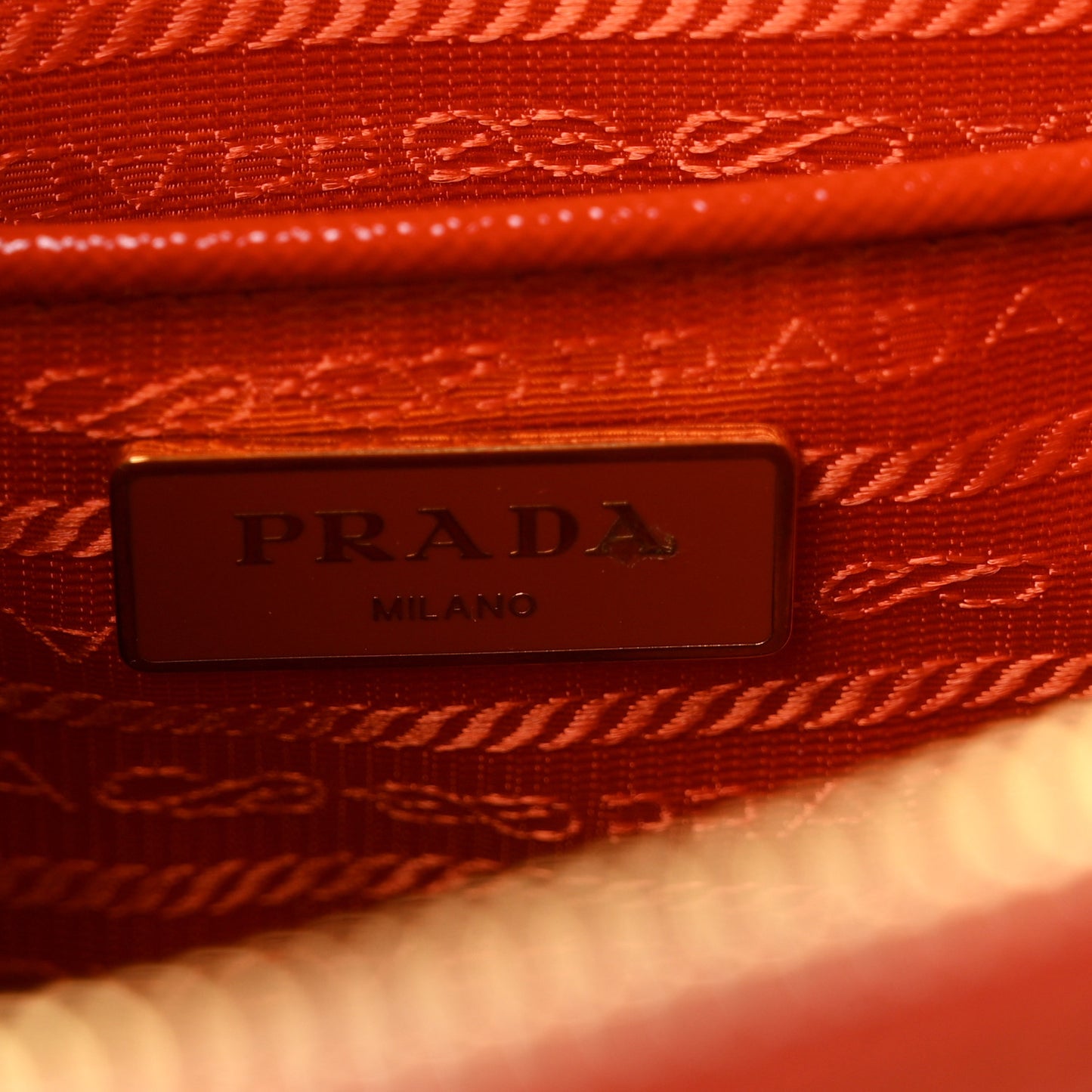 Saffiano Vernice Medium Galleria Double Zip Tote Arancio