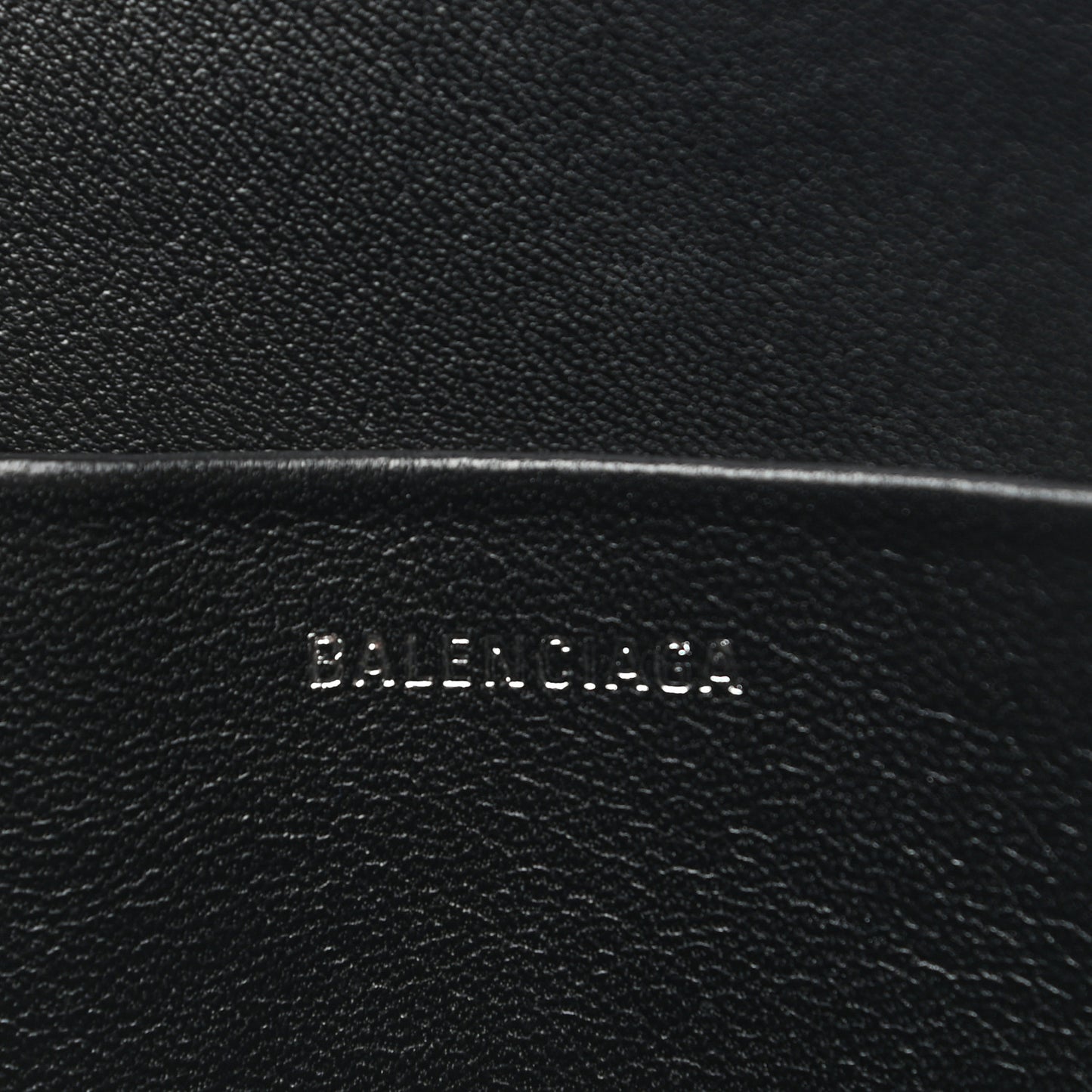 Textured Calfskin Logo Large Cash Pouch With Handle Black White