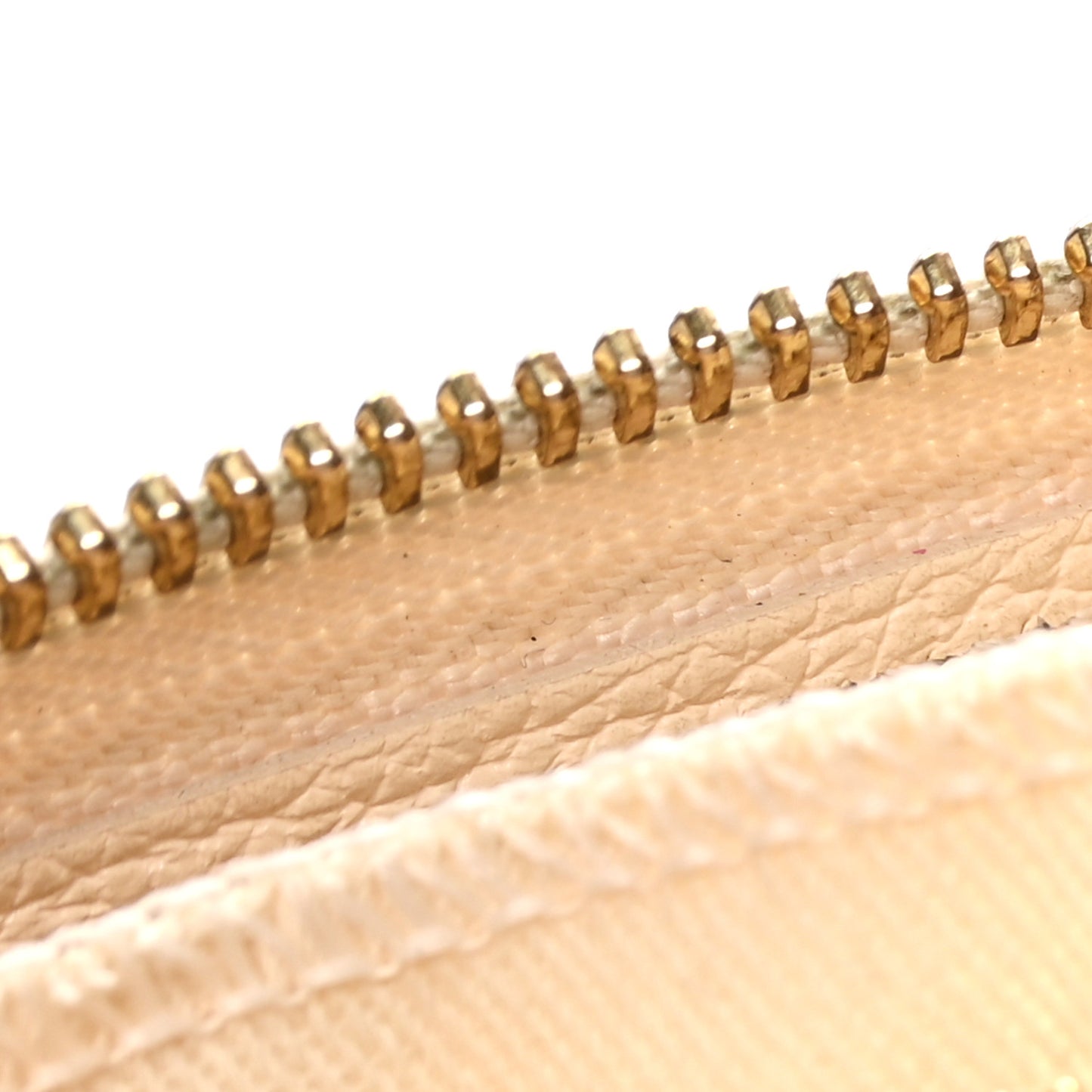Snakeskin Empreinte Zippy Wallet Creme