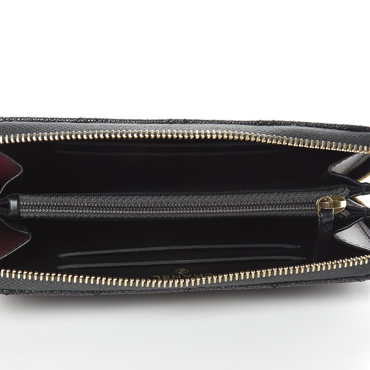 Iridescent Caviar Quilted Medium Zip Around Wallet Black