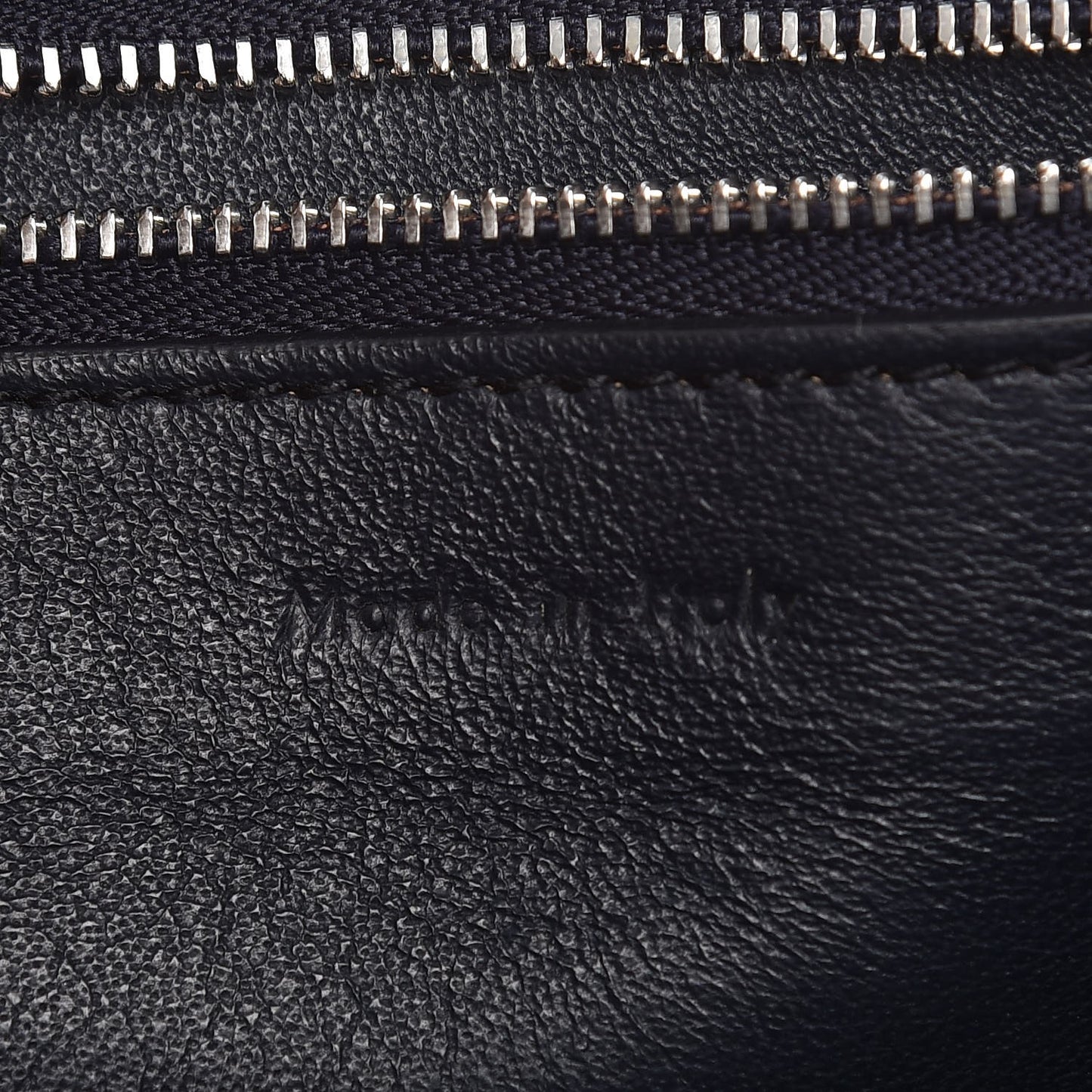 Grained Calfskin Medium Bi-Color Edge Shoulder Bag Indigo Black