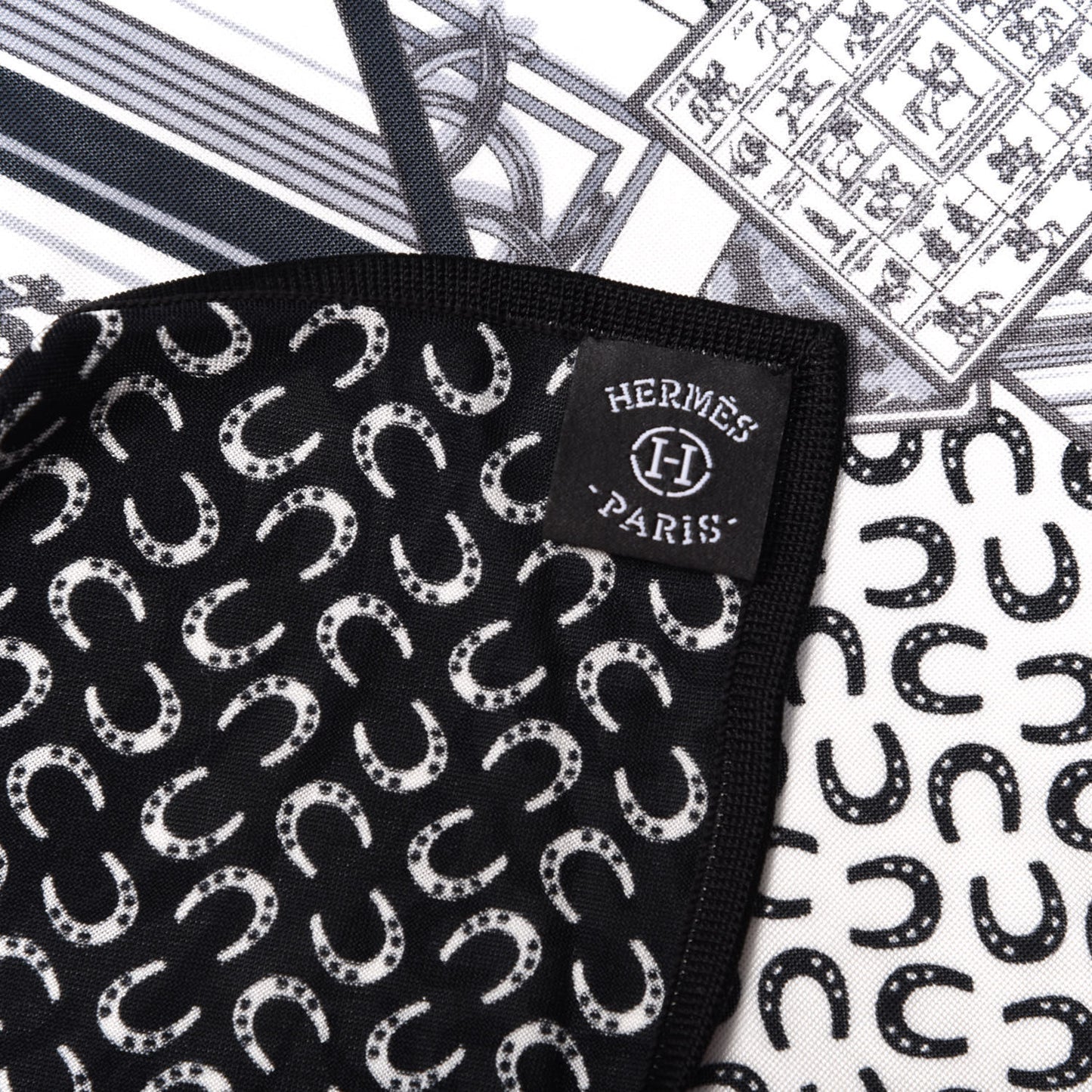 Silk A Cheval Sur Mon Carre Scarf 90 Black White