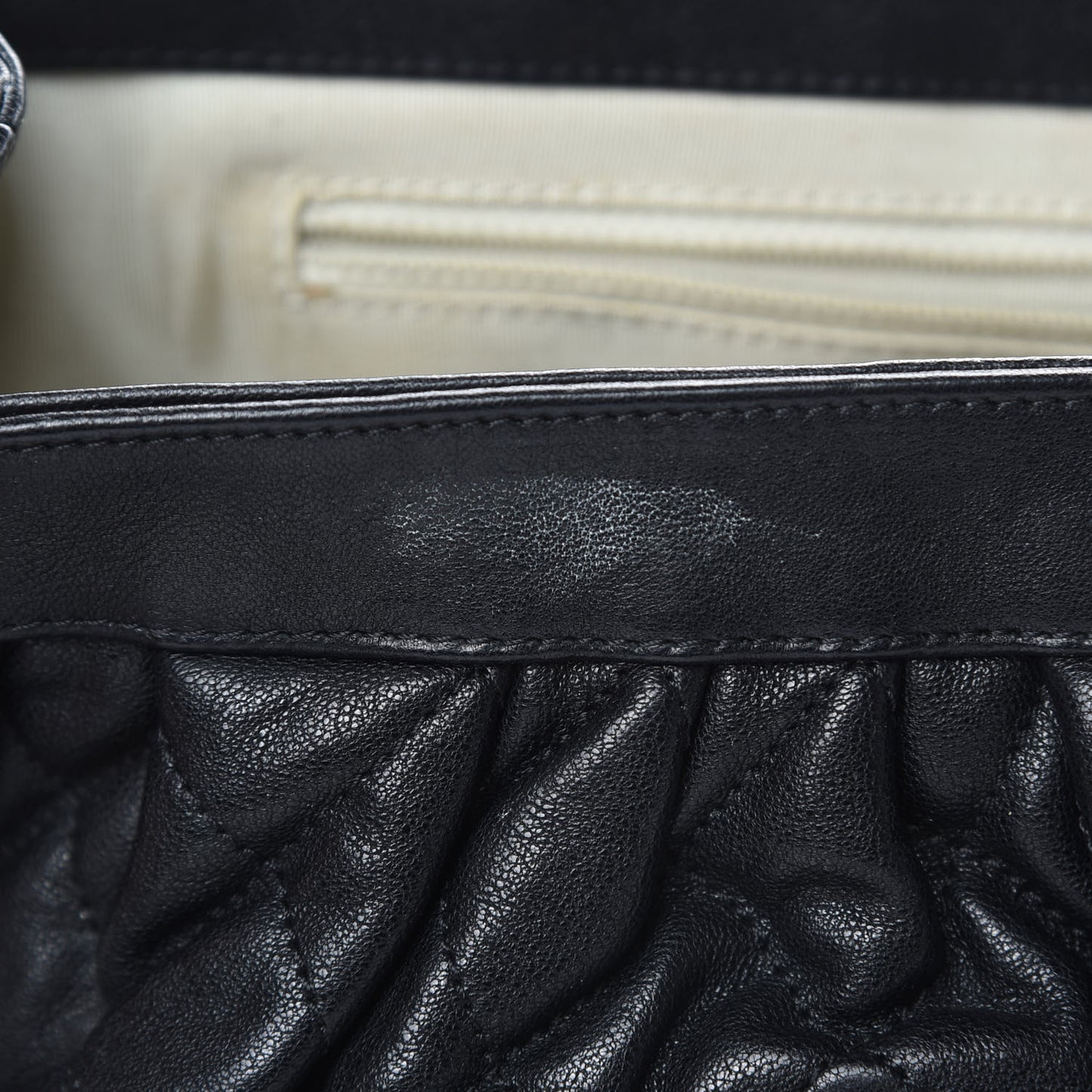 Washed Lambskin Quilted Medium Chain Around Messenger Black
