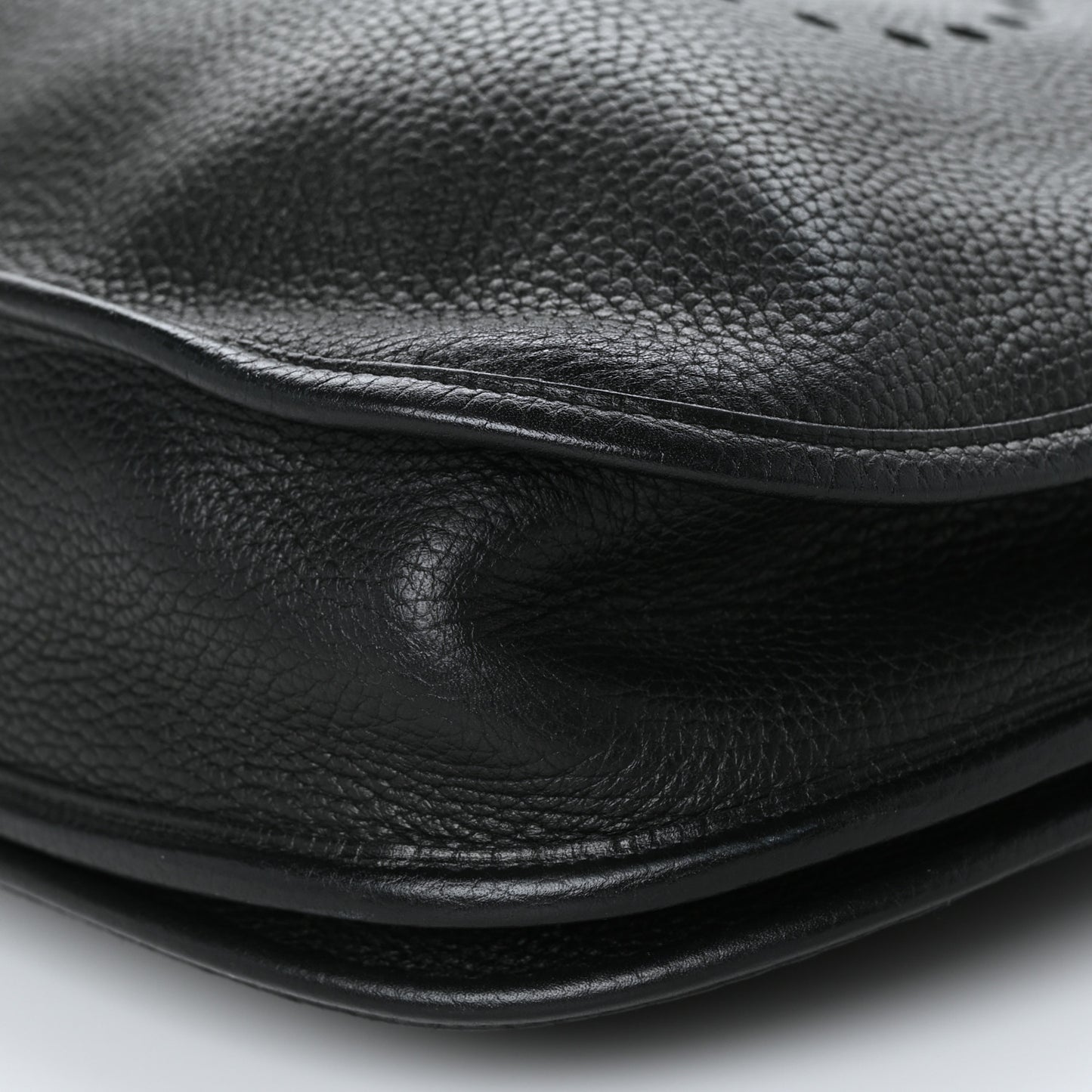 Taurillon Clemence Evelyne III TGM Black