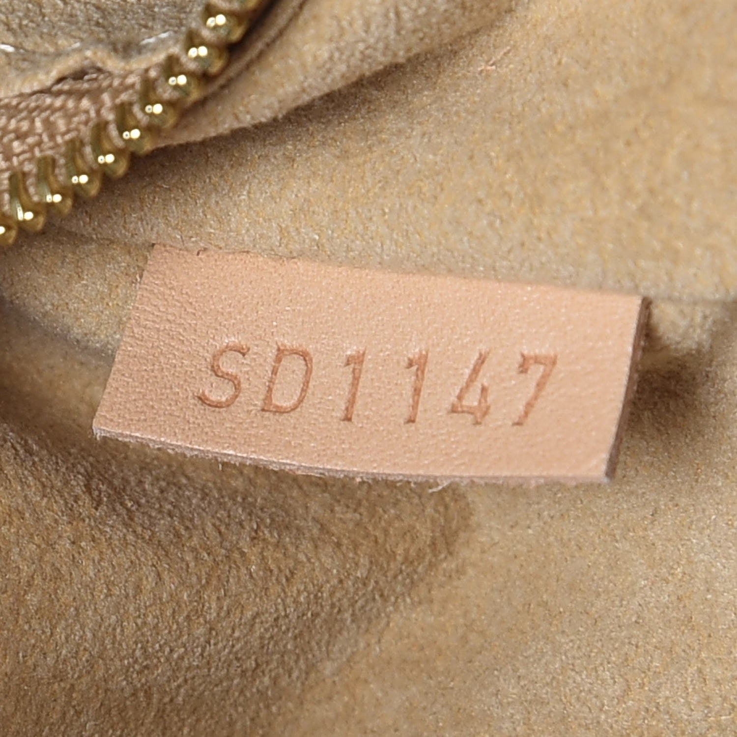 Louis Vuitton Damier Azur Artsy MM 7 of 8