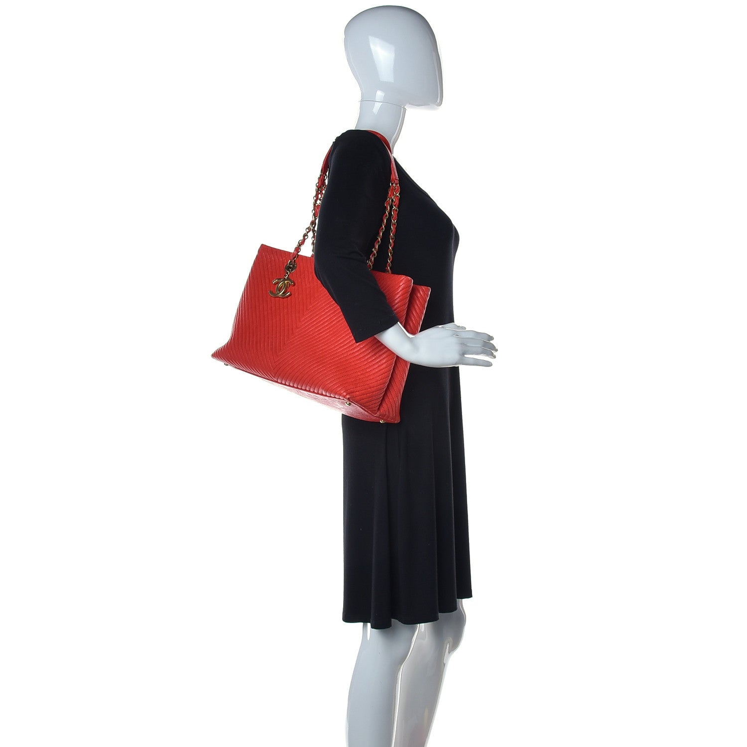 Chanel Wrinkled Lambskin Chevron Quilted Large Surpique Tote Red 2 of 20