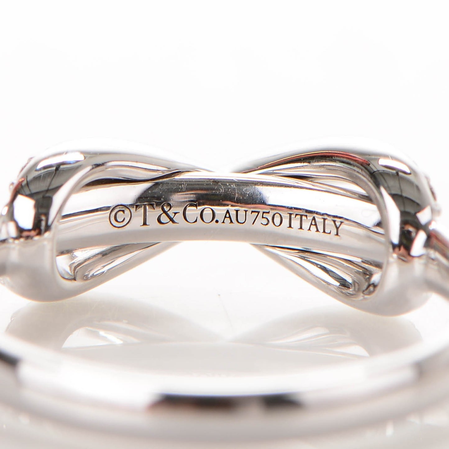 18K White Gold Diamond Infinity Ring 4.5
