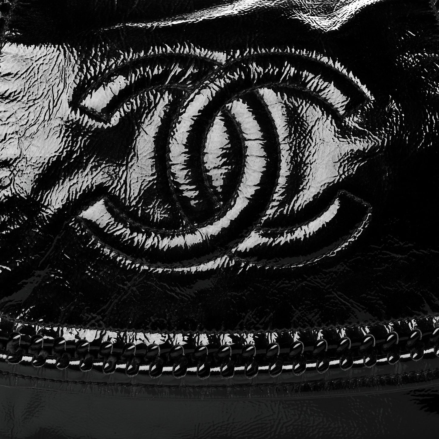 Patent Luxe Ligne Flap Black