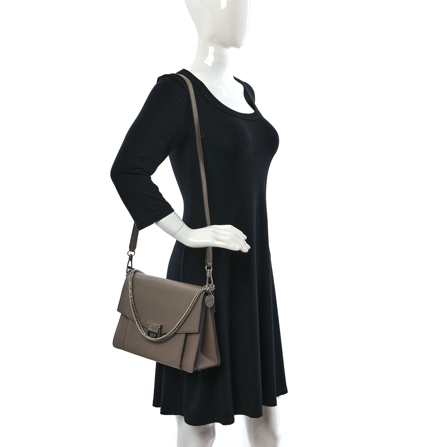 Givenchy Sugar Goatskin Medium GV3 Shoulder Bag Linen 2 of 11