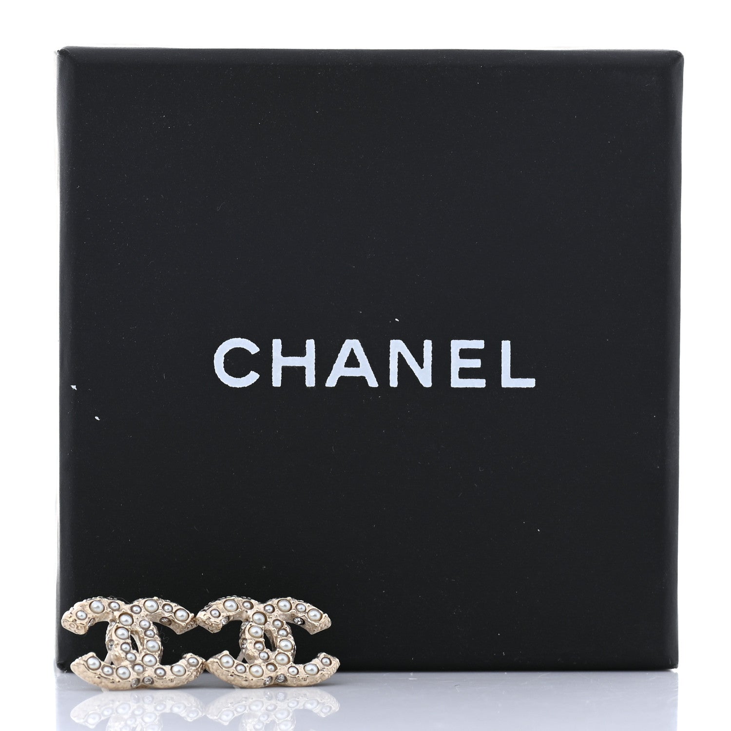 Chanel Graduated Pearl CC Earrings Gold 5 of 5