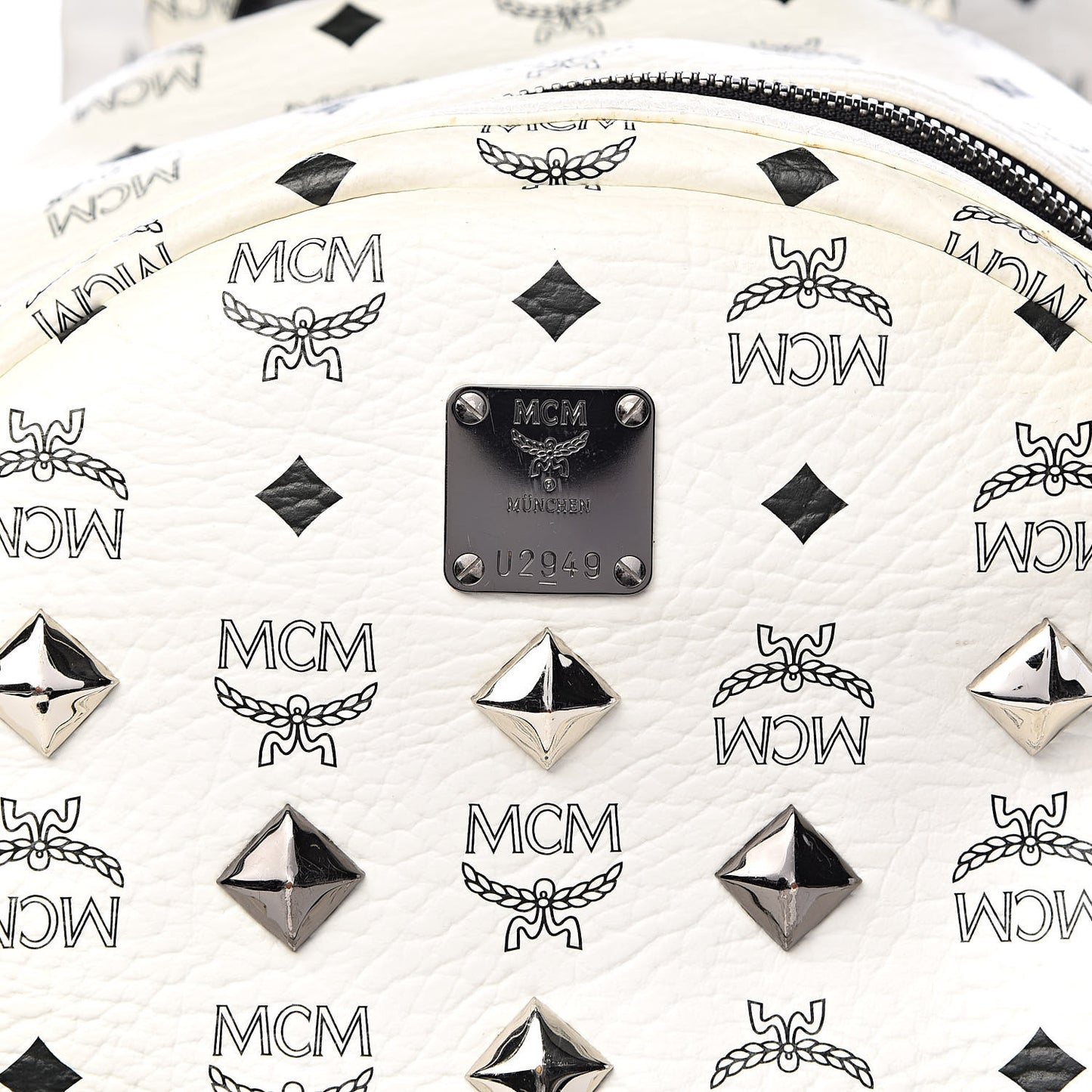 Visetos Medium Studded Stark Backpack White