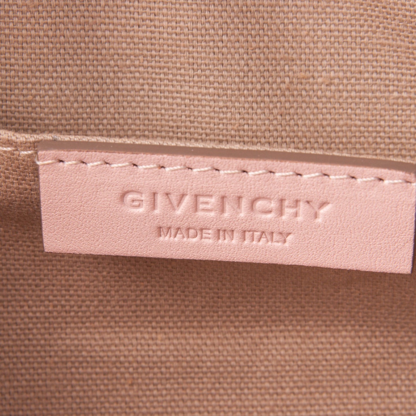 Smooth Calfskin Studded Antigona Wristlet Pale Pink